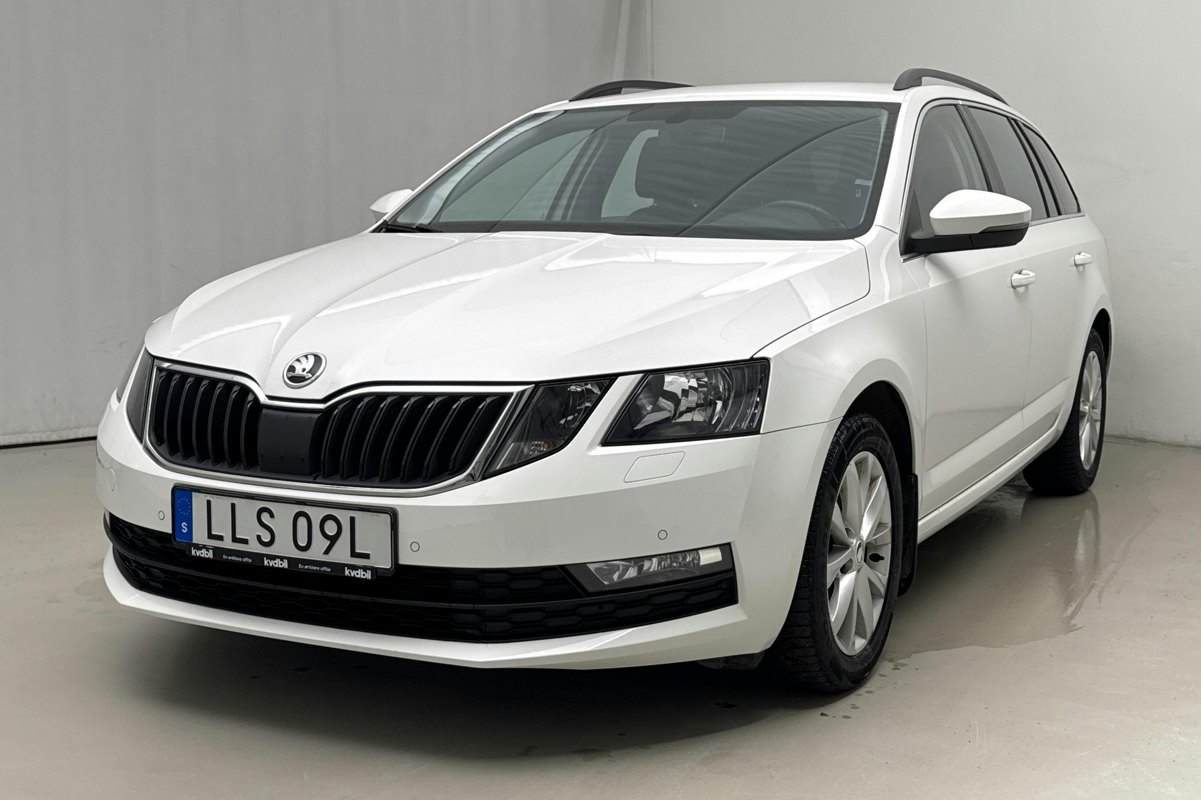 Presentation photo 1 of 18: Skoda Octavia III 1.5 TSI G-TEC Combi (130hk) - 157 790 km - Automatic - white - 2020