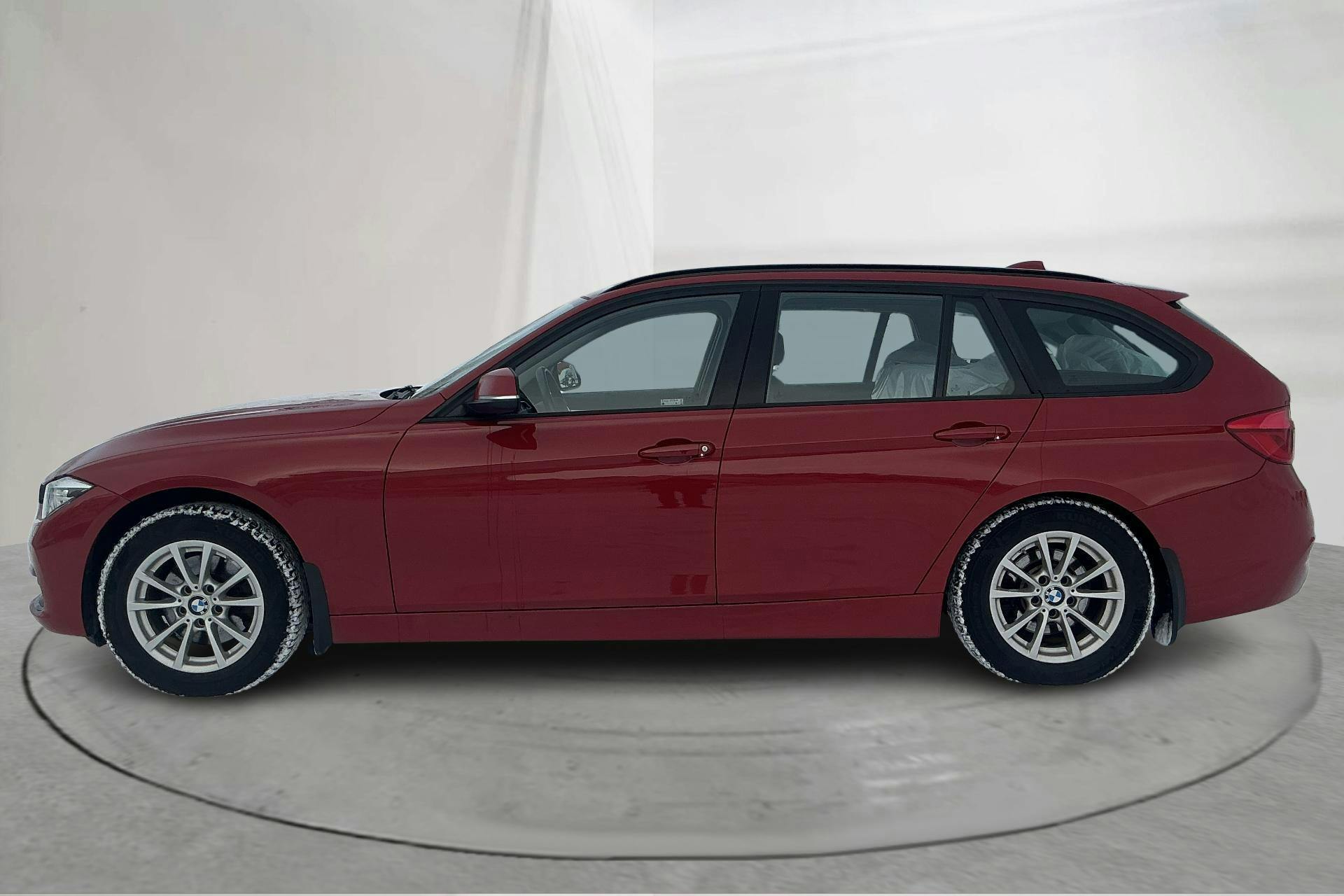 Presentation photo 2 of 14: BMW 320d xDrive Touring, F31 (190hk) - 154 850 km - Automatic - red - 2019