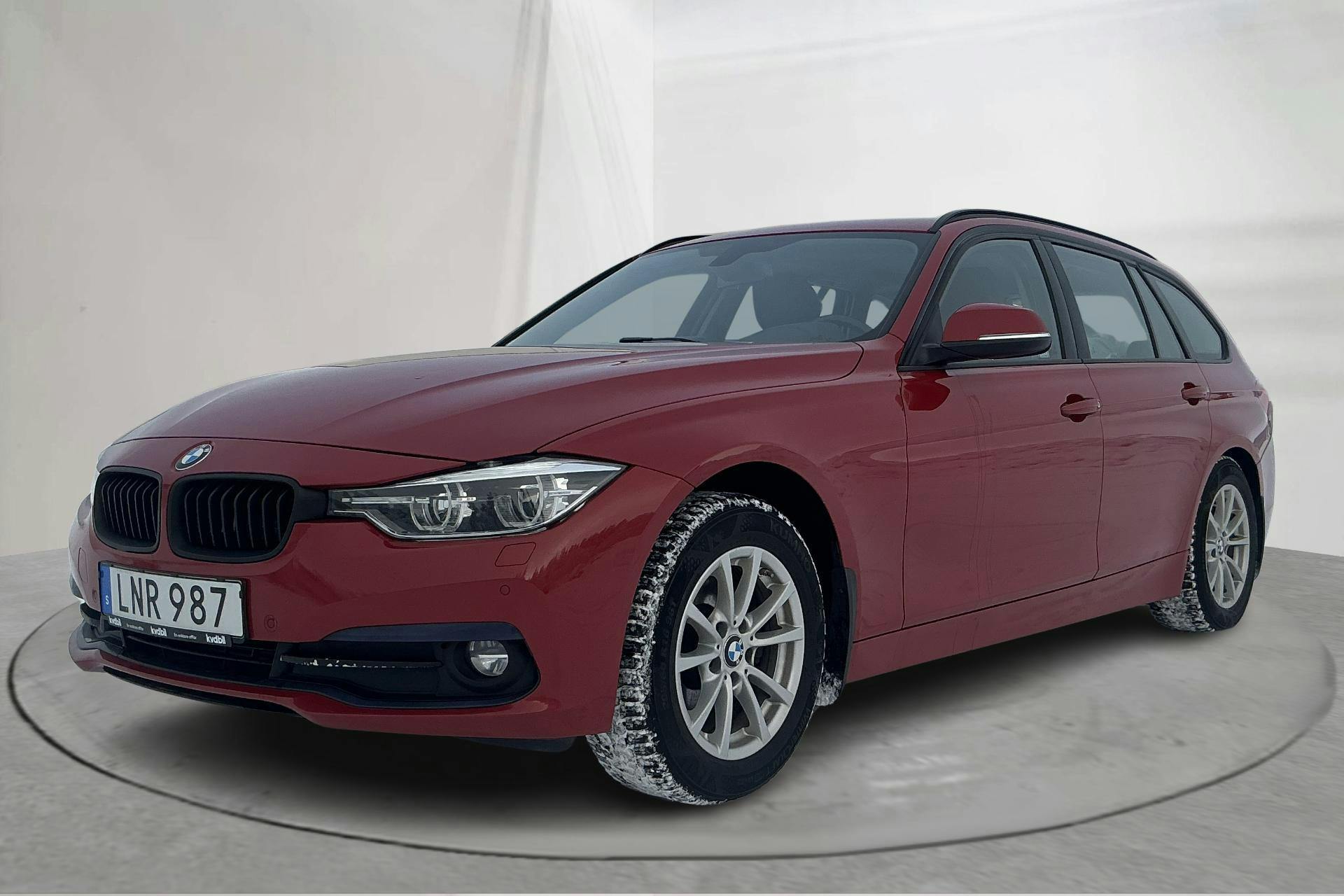 Presentation photo 1 of 14: BMW 320d xDrive Touring, F31 (190hk) - 154 850 km - Automatic - red - 2019