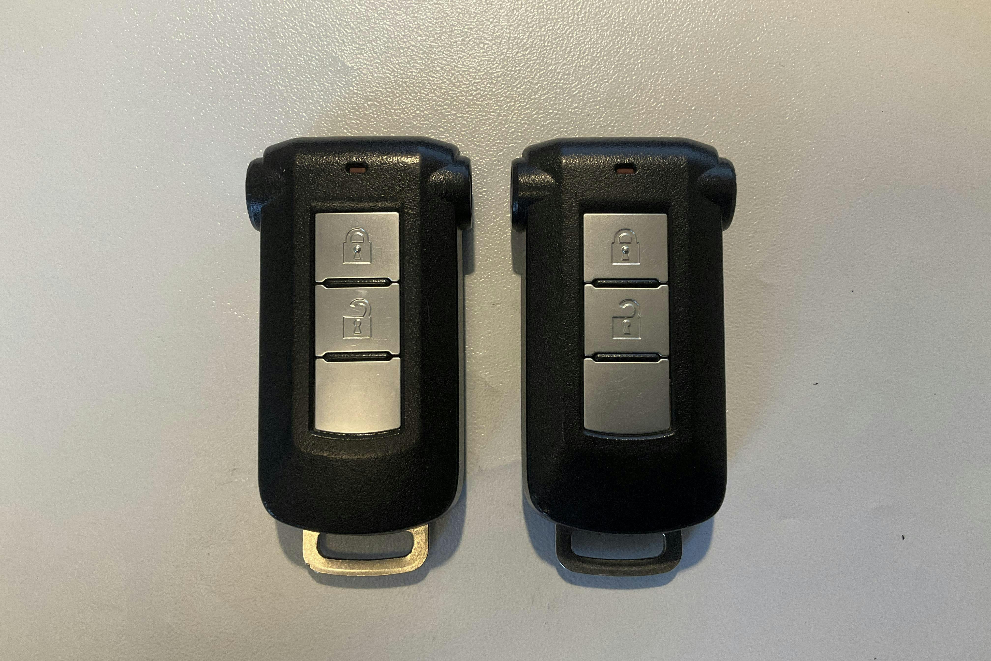 Presentation photo 14 of 14: Mitsubishi Outlander 2.4 Plug-in Hybrid 4WD (136hk) - 157 710 km - Automatic - white - 2019