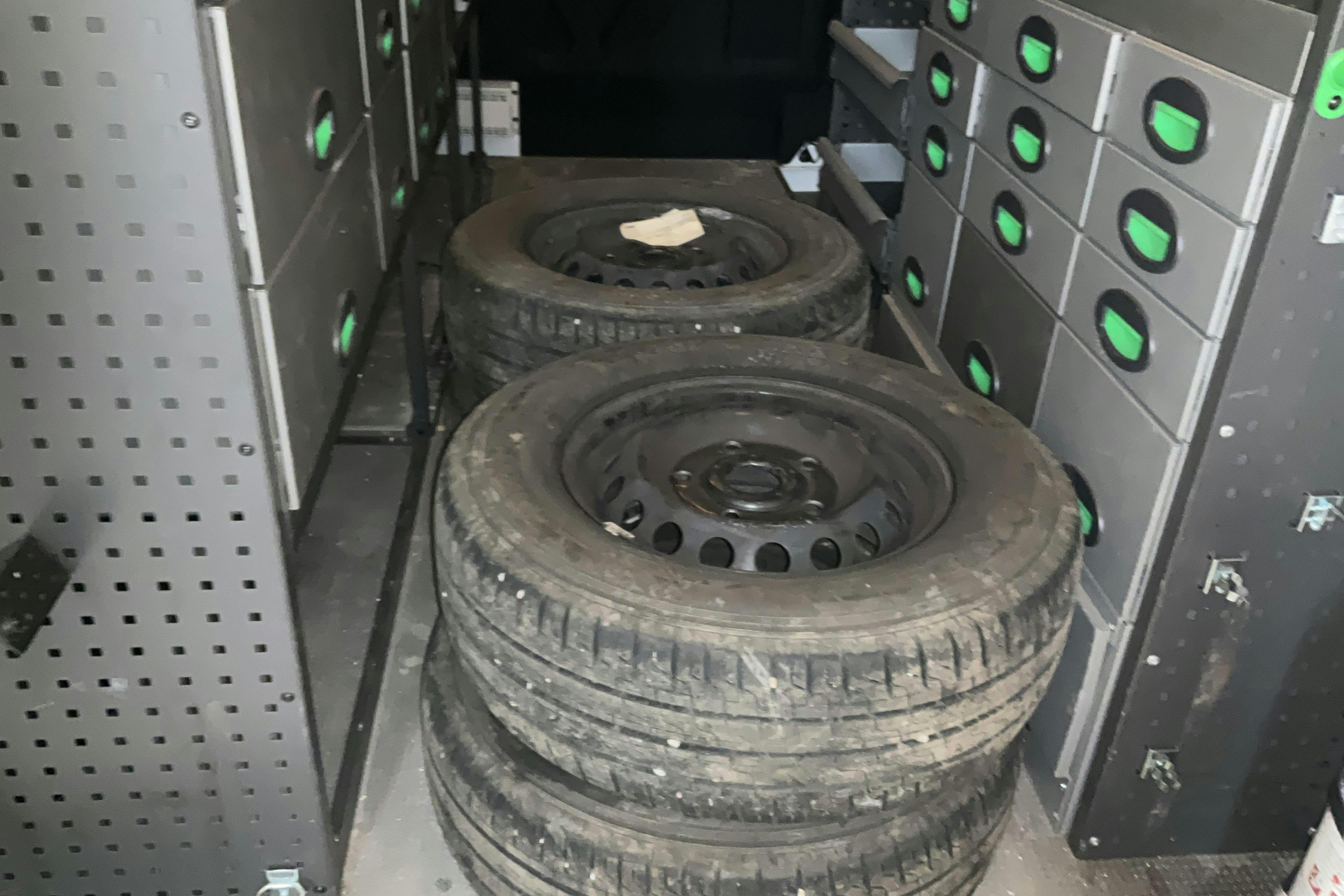 Presentation photo 14 of 14: Ford Transit 350 2.0 TDCi AWD Skåp (130hk) - 62 970 km - Manual - white - 2020