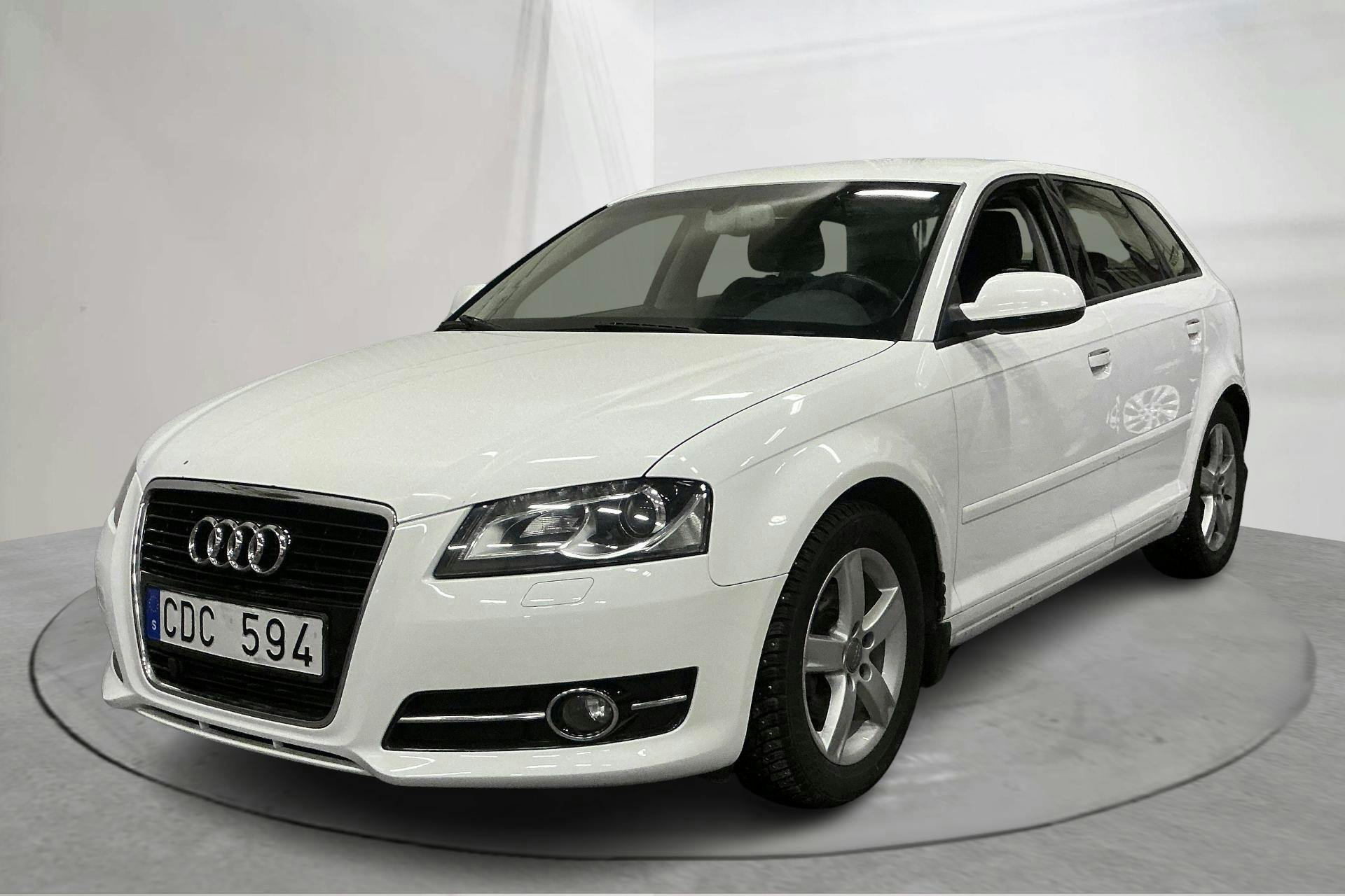 Presentation photo 1 of 13: Audi A3 1.6 TDI Sportback (105hk) - 161 550 km - Manual - white - 2012