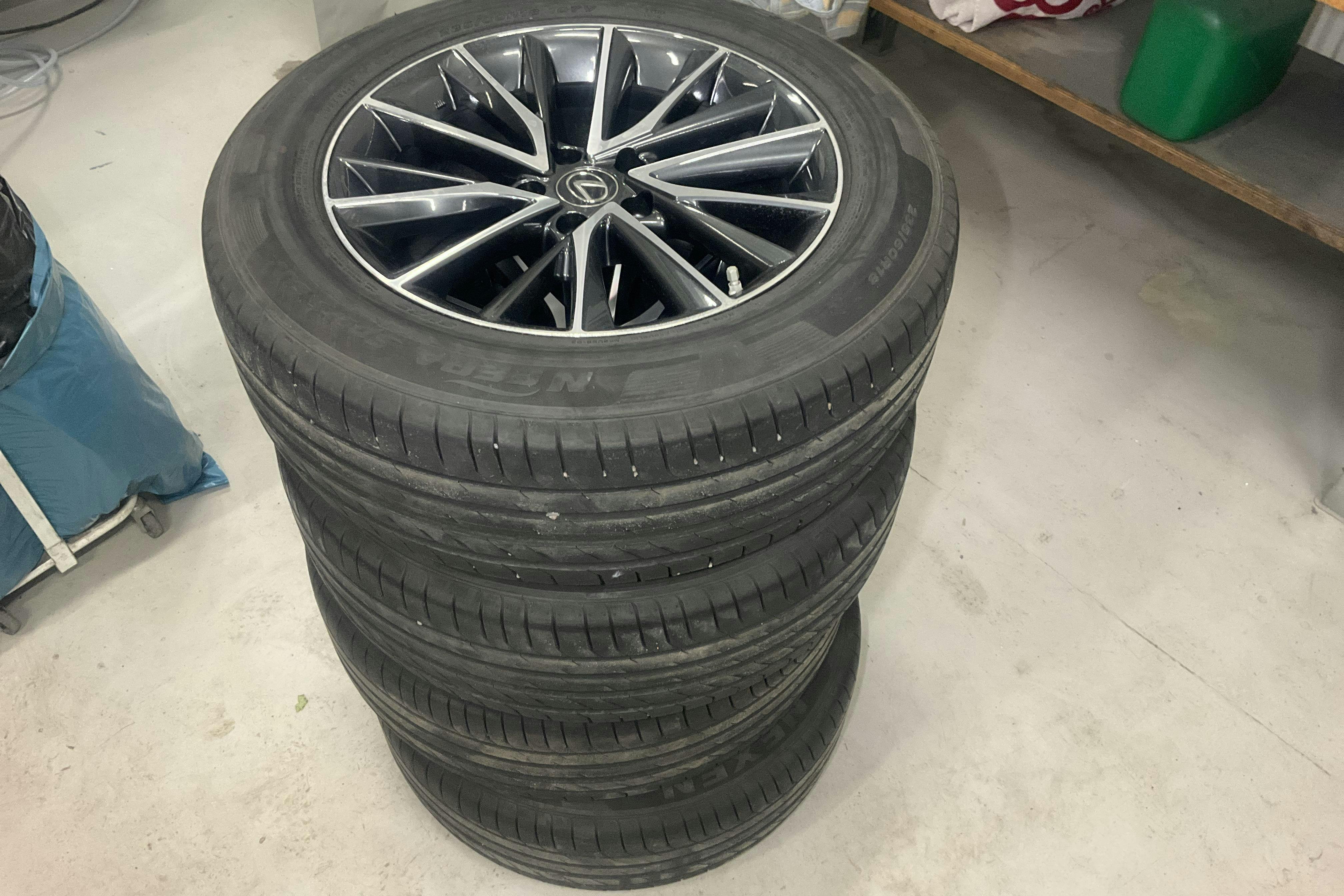 Presentation photo 16 of 16: Lexus NX 350h (275hk) - 141 660 km - Automatic - black - 2022