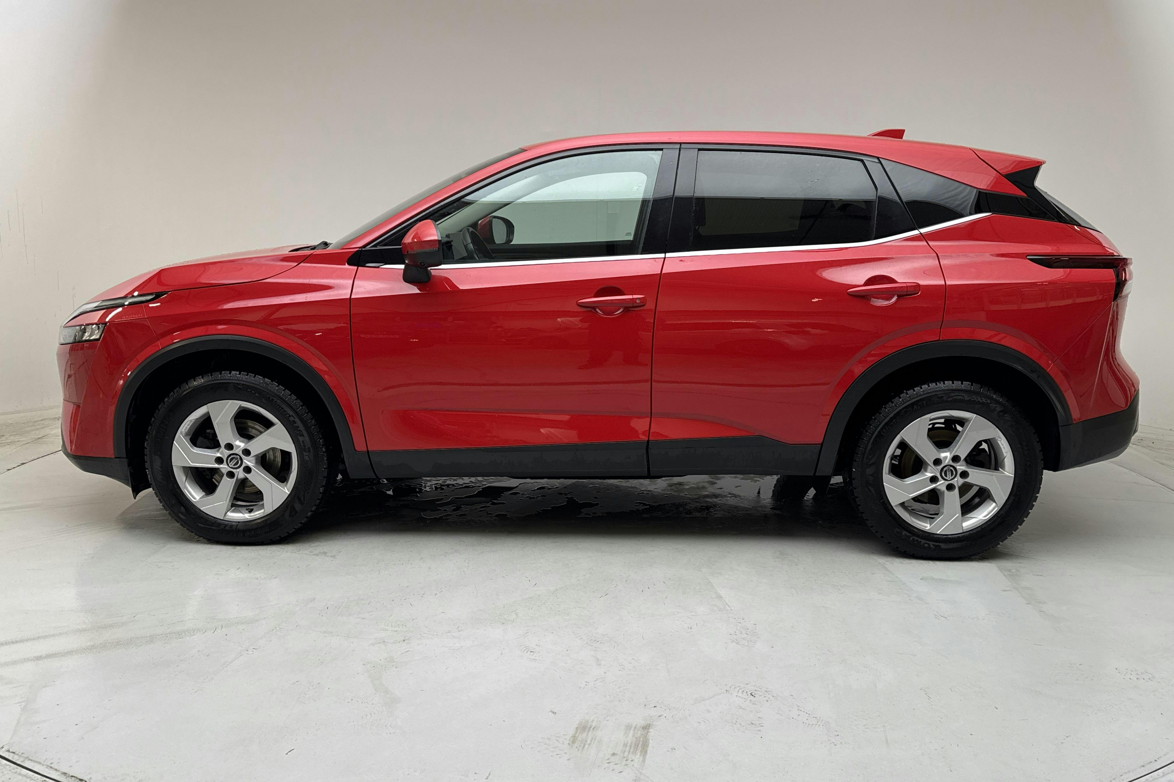 Zdjęcie prezentacyjne 2 z 14: Nissan Qashqai 1.3 MHEV (158hk) - 50 010 km - Automatyczna - czerwony - 2022