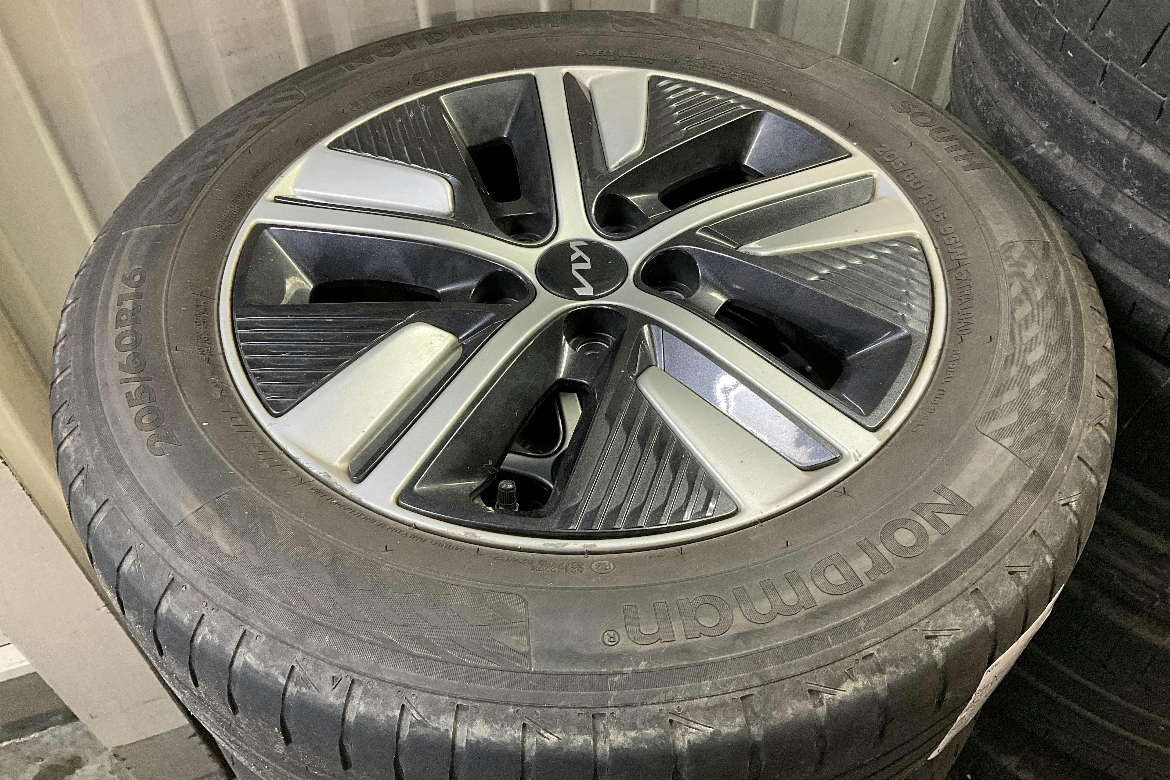 Presentation photo 15 of 15: KIA Niro Plug-in Hybrid 1.6 (141hk) - 99 670 km - Automatic - gray - 2022