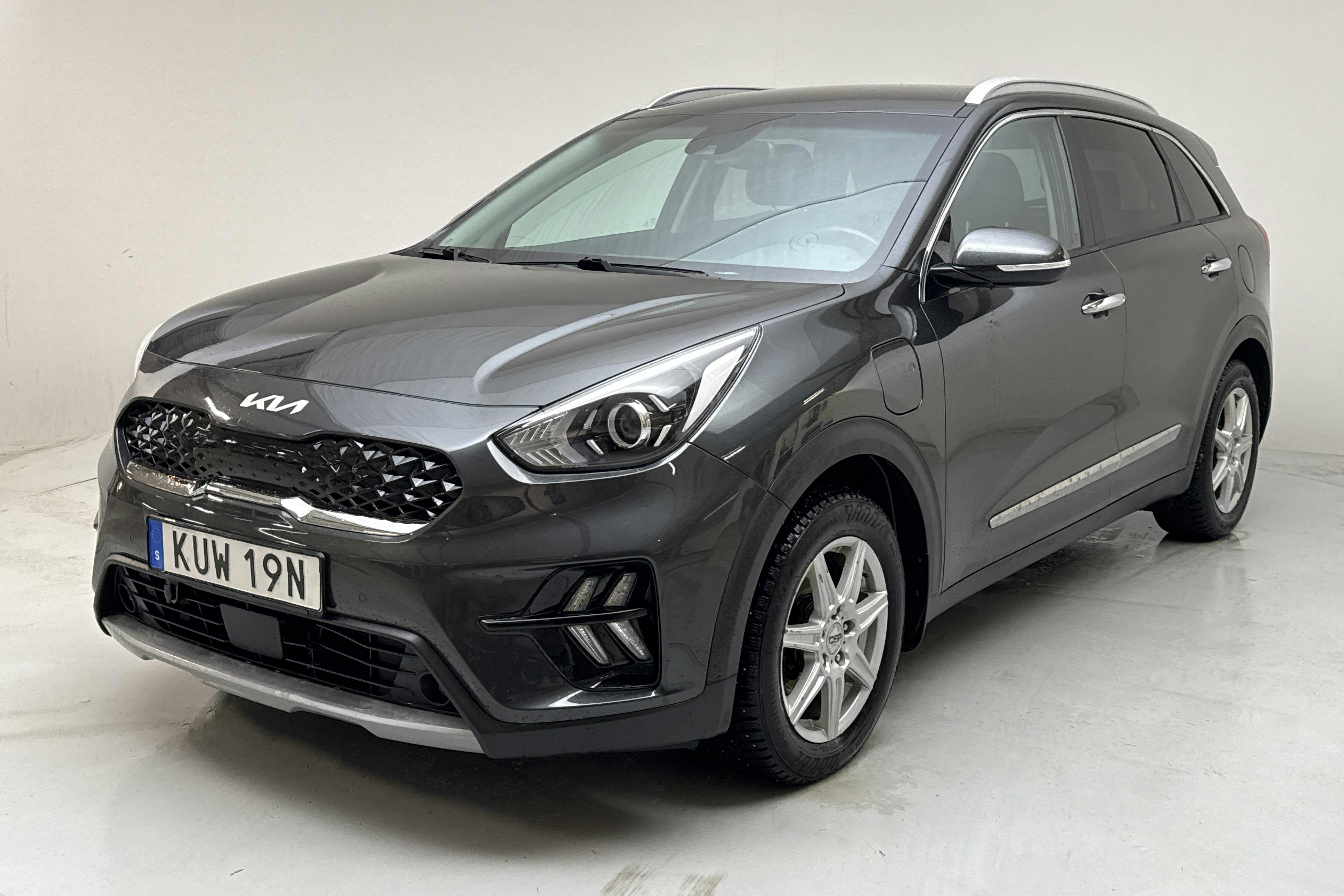 Presentation photo 1 of 15: KIA Niro Plug-in Hybrid 1.6 (141hk) - 99 670 km - Automatic - gray - 2022
