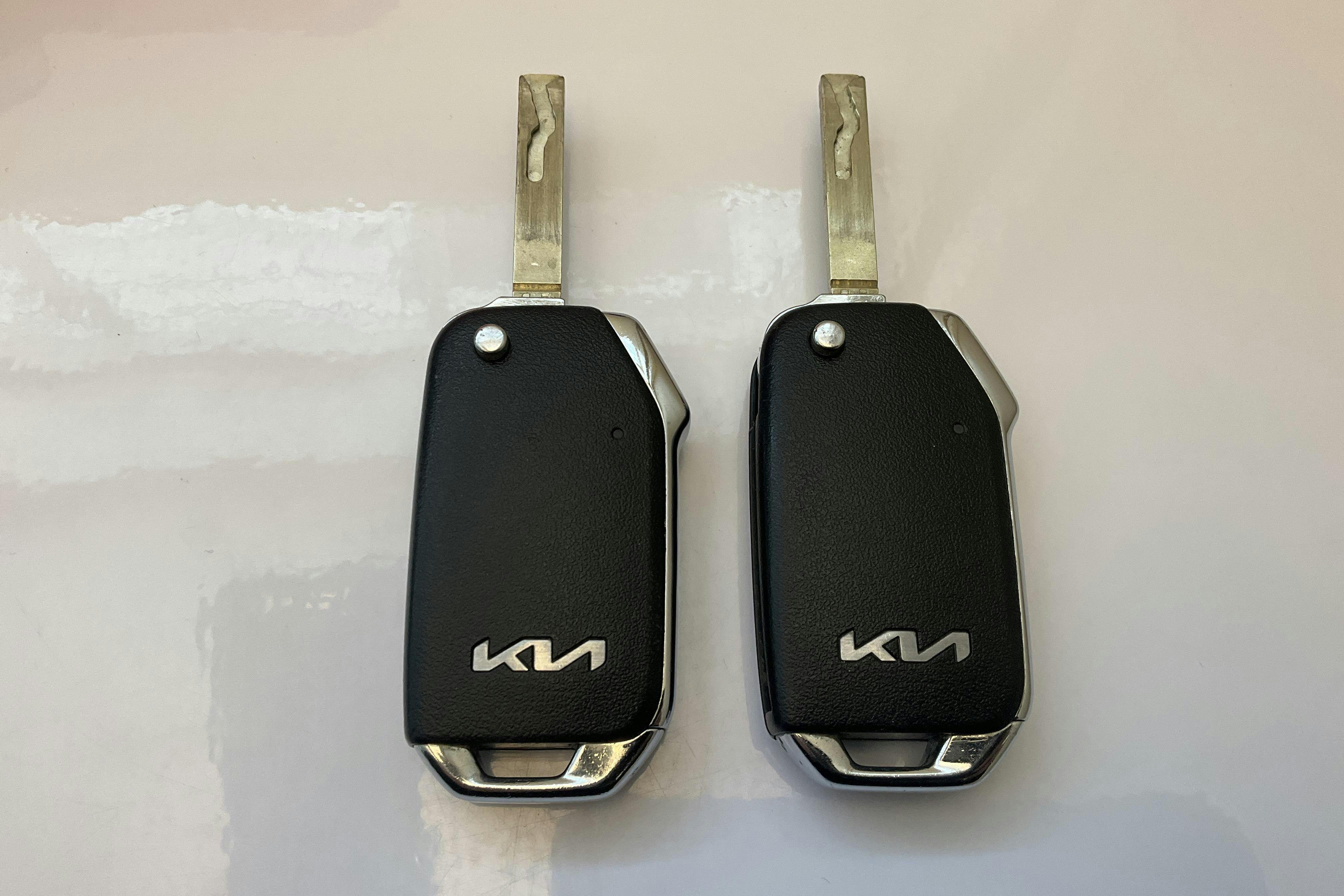 Presentation photo 17 of 17: KIA Niro Plug-in Hybrid 1.6 (141hk) - 29 340 km - Automatic - white - 2022