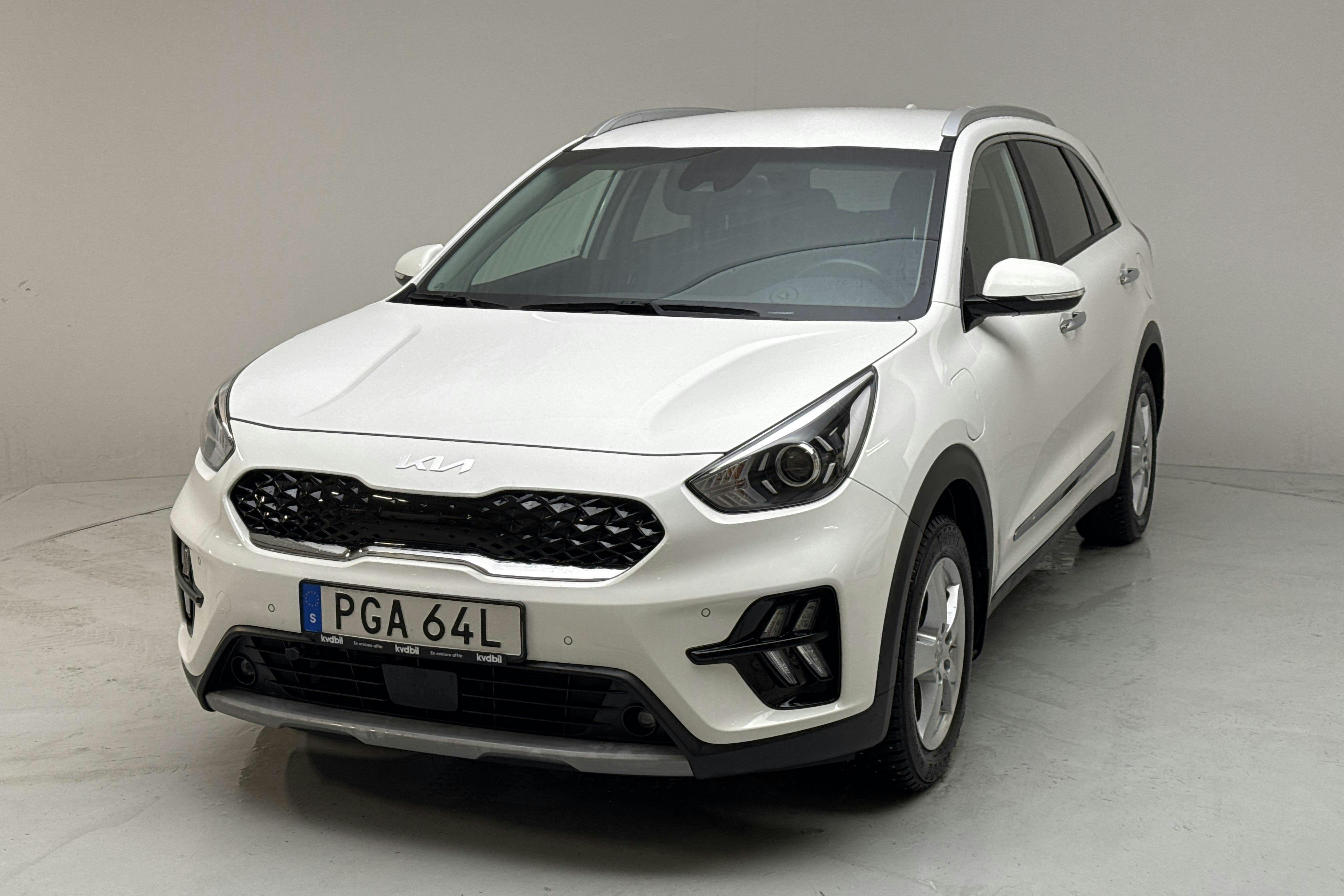 Presentation photo 1 of 17: KIA Niro Plug-in Hybrid 1.6 (141hk) - 29 340 km - Automatic - white - 2022
