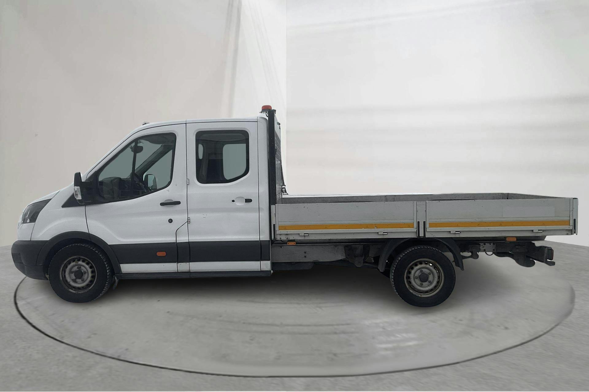 Presentationsfoto 2 av 17: Ford Transit Chassi 350 2.0 TDCi AWD (170hk) - 12 180 mil - Manuell - vit - 2017