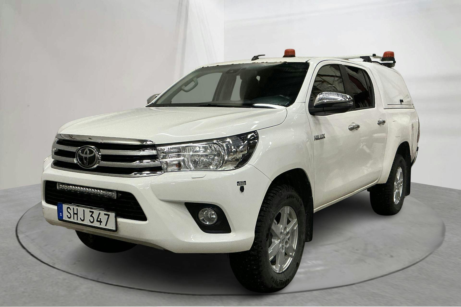 Presentation photo 1 of 17: Toyota Hilux 2.4 D 4WD (150hk) - 139 480 km - Automatic - white - 2018