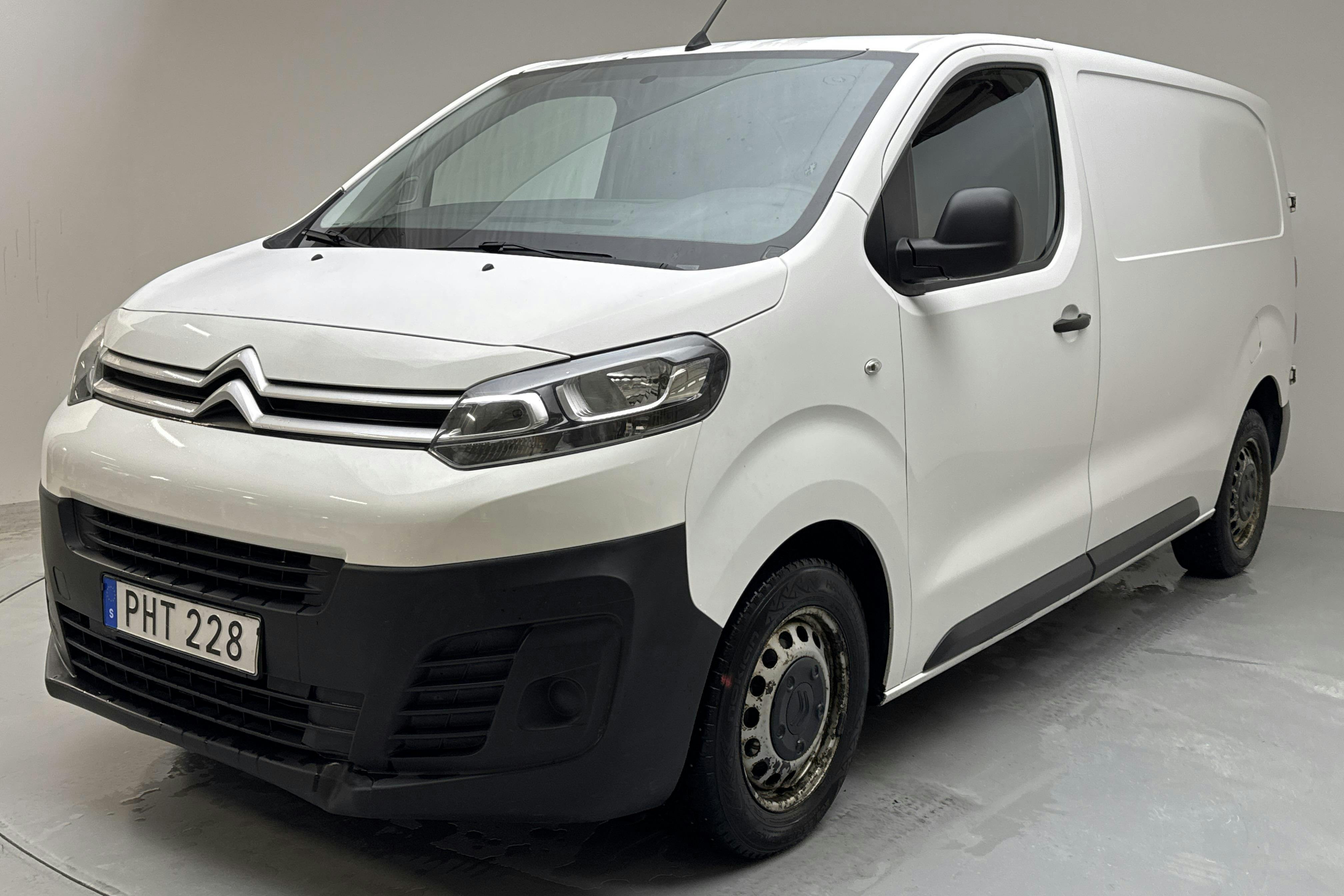 Presentation photo 1 of 11: Citroën Jumpy III 2.0 BlueHDI Skåp (120hk) - 126 690 km - Manual - white - 2017