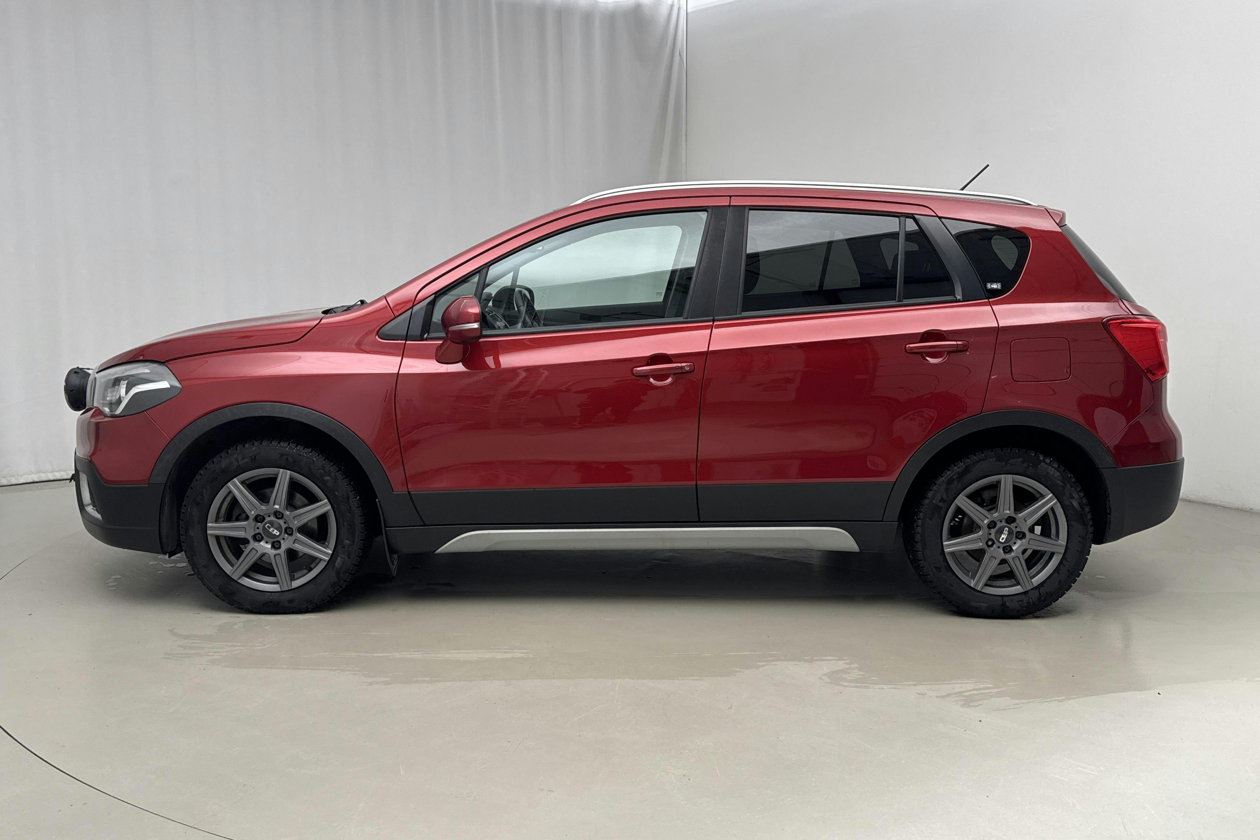 Presentation photo 2 of 15: Suzuki S-Cross 1.4 4x4 (140hk) - 154 490 km - Manual - red - 2017