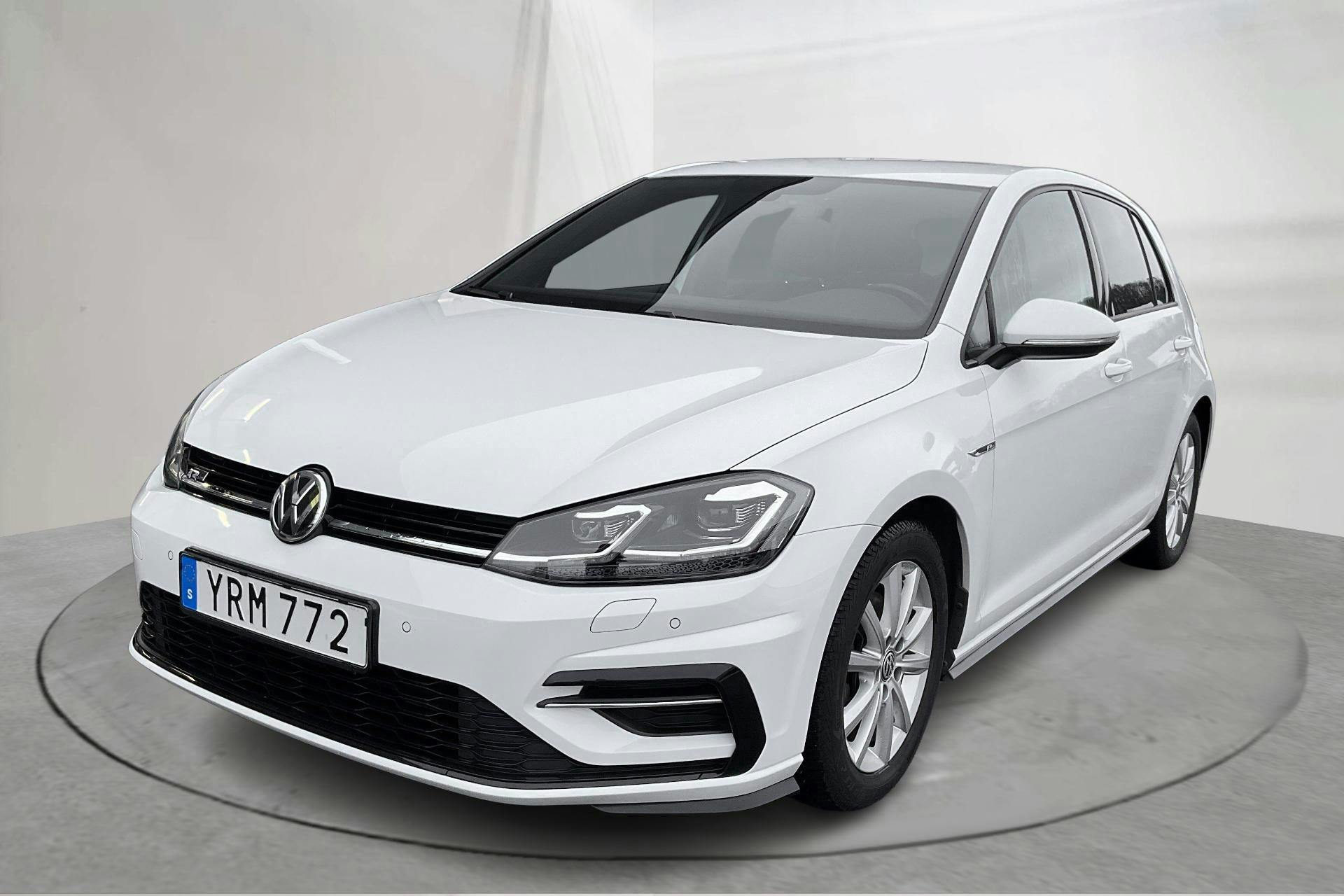 Presentationsfoto 1 av 15: VW Golf VII 1.5 TSI 5dr (150hk) - 6 071 mil - Manuell - vit - 2019