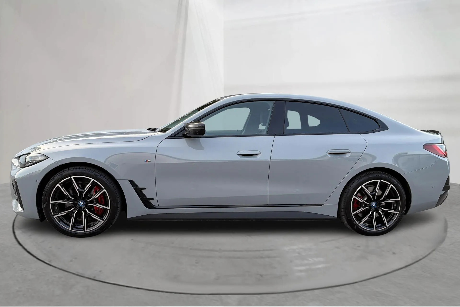 Presentationsfoto 2 av 19: BMW i4 M50 xDrive, G26 (523hk) - 5 833 mil - Automat - grå - 2024