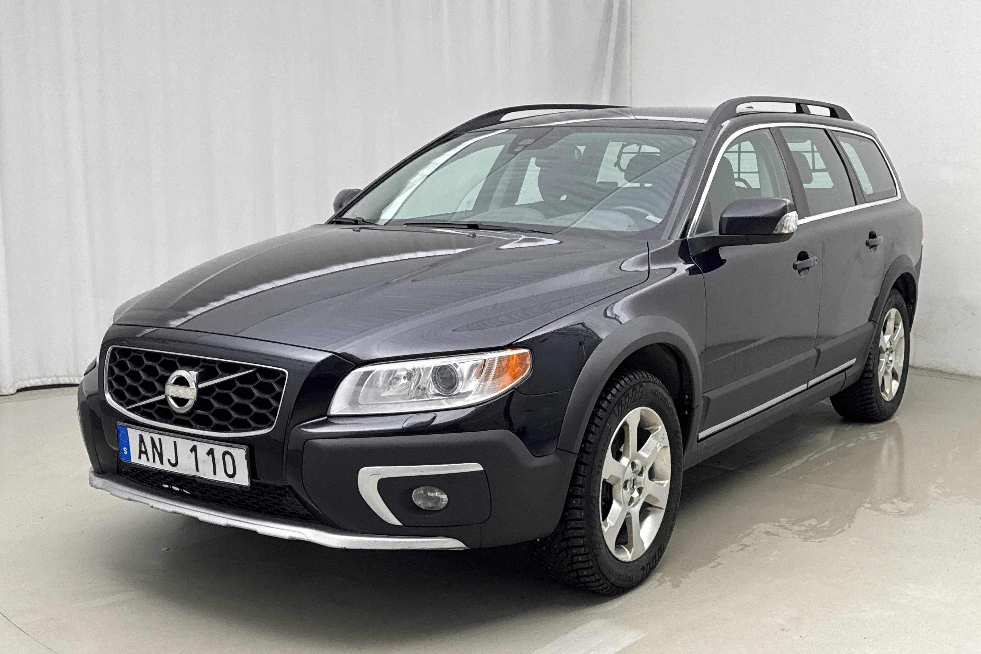 Presentation photo 1 of 13: Volvo XC70 II D4 AWD (181hk) - 232 980 km - Automatic - black - 2014