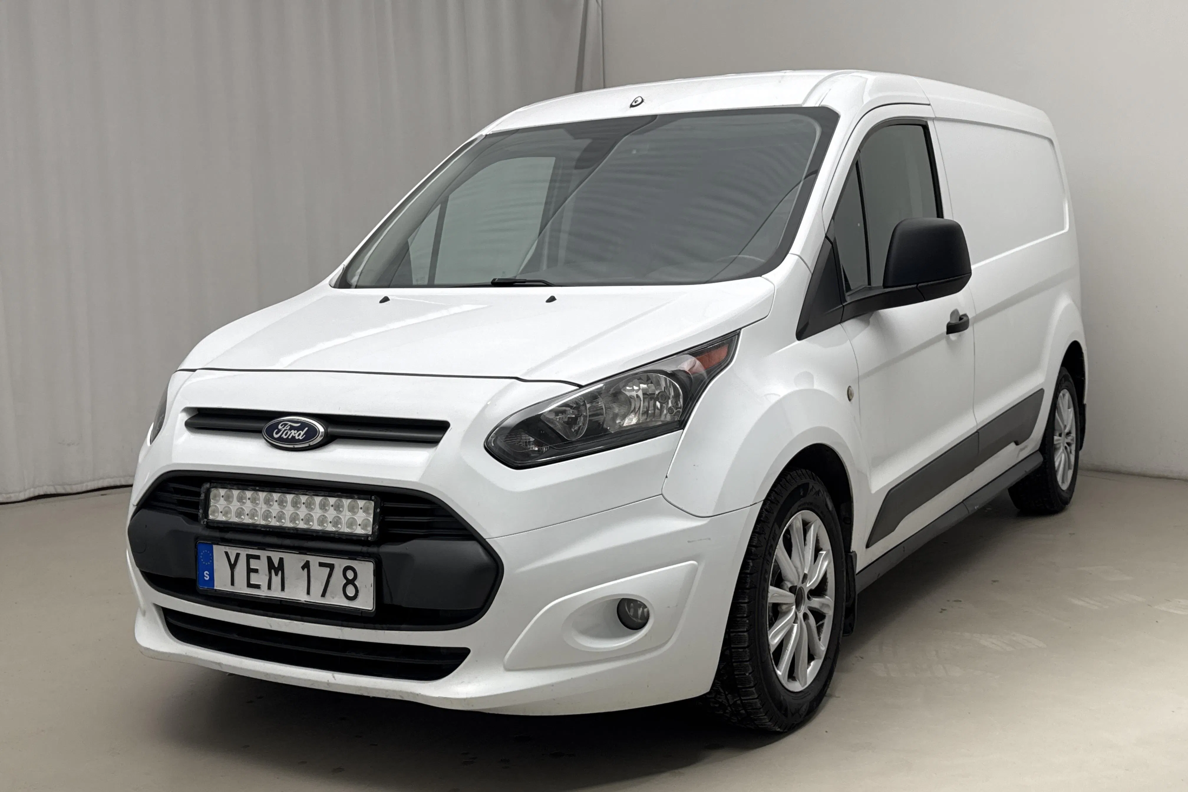 Presentation photo 1 of 18: Ford Transit Connect 1.5 TDCi (120hk) - 231 570 km - Manual - white - 2016