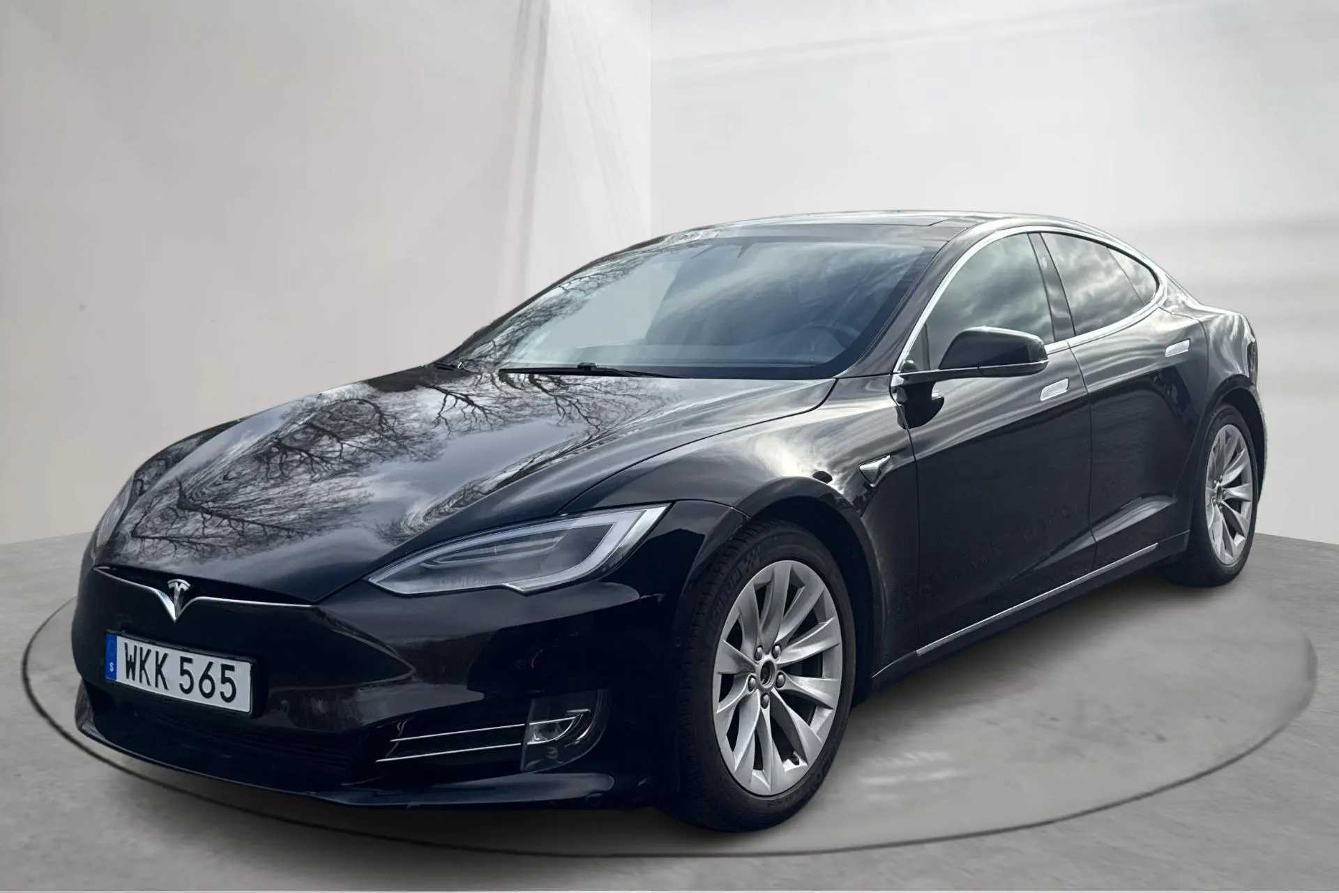 Presentation photo 1 of 19: Tesla Model S 75D - 155 940 km - Automatic - black - 2018