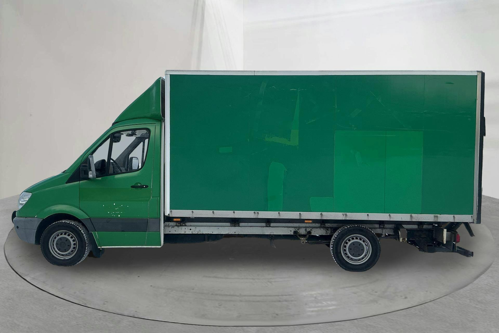 Präsentationsfoto 2 von 17: Mercedes Sprinter 316 CDI Volymskåp (163hk) - 194 330 Kilometer - Verkaufsautomat - Grüne Farbe - 2013