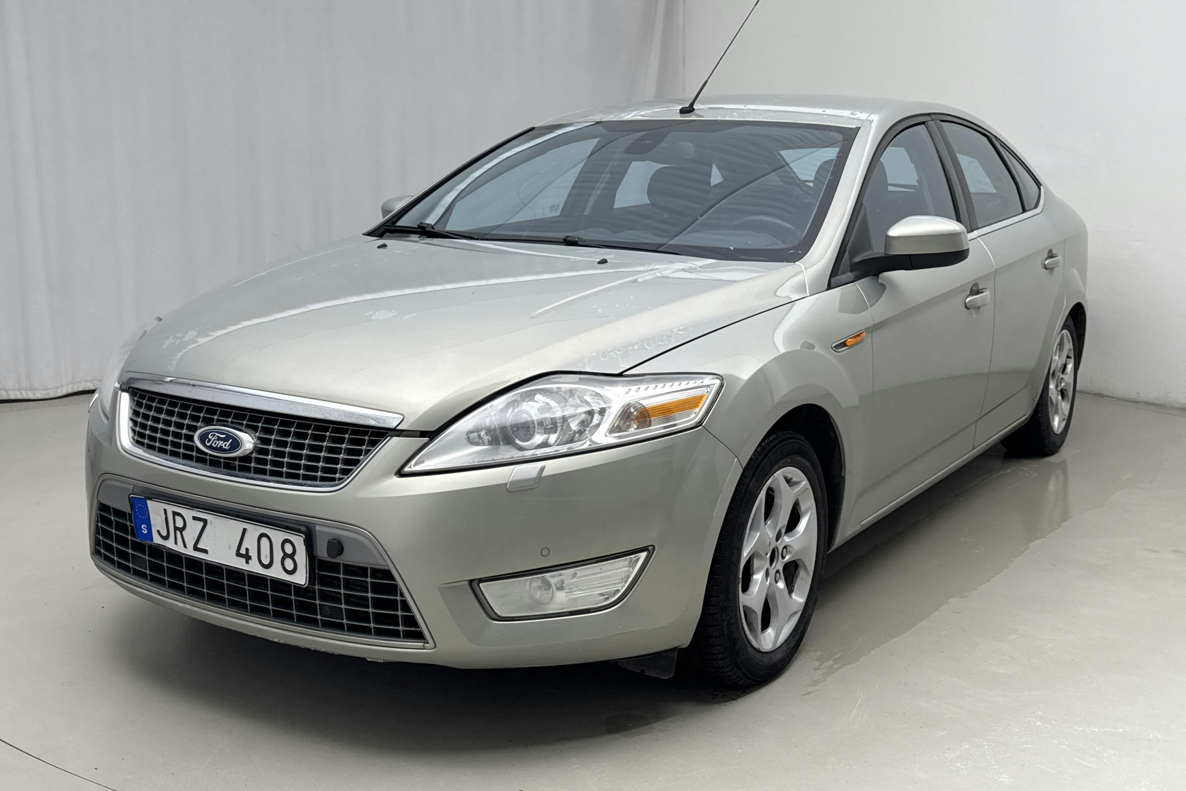 Presentation photo 1 of 12: Ford Mondeo 2.0 TDCi 5dr (140hk) - 284 250 km - Automatic - gray - 2009