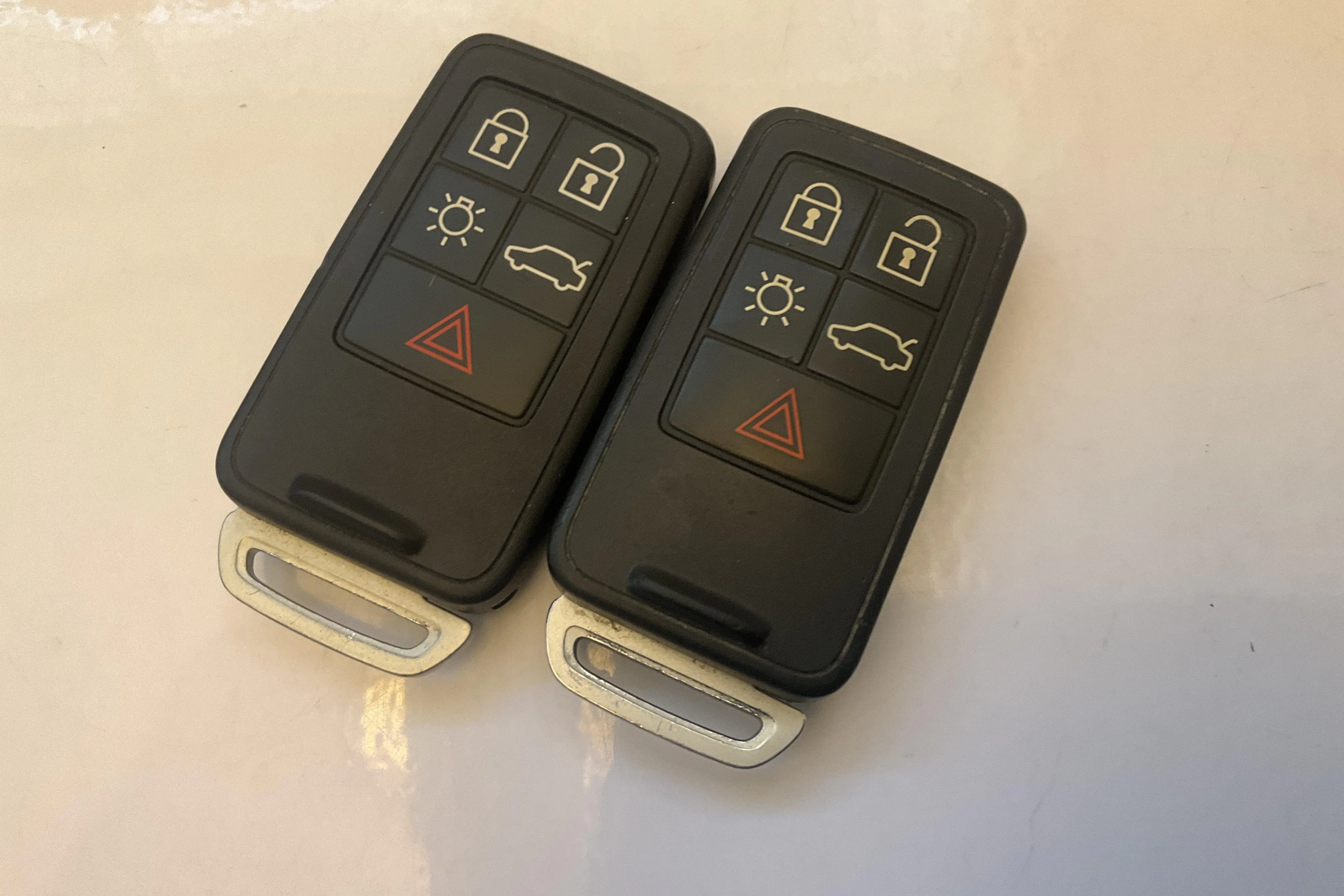 Presentation photo 13 of 13: Volvo V40 D2 (115hk) - 148 080 km - Automatic - white - 2015