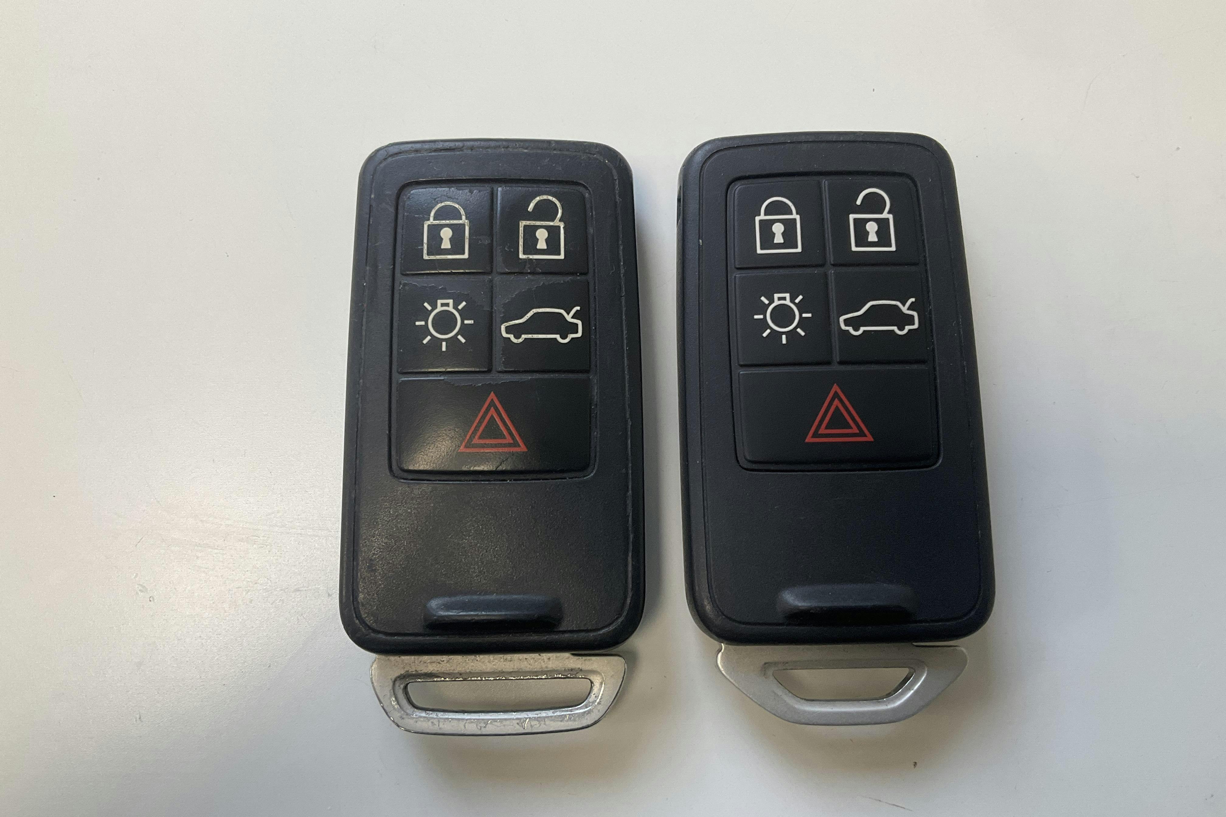 Presentation photo 15 of 15: Volvo V40 D2 (115hk) - 135 670 km - Automatic - white - 2015