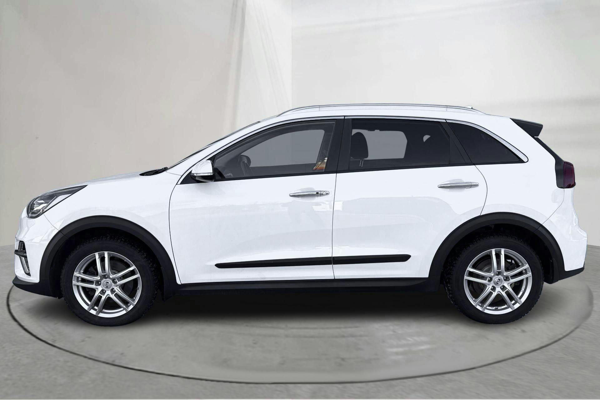 Presentationsfoto 2 av 20: KIA e-Niro 64kWh (204hk) - 8 368 mil - Automat - vit - 2019