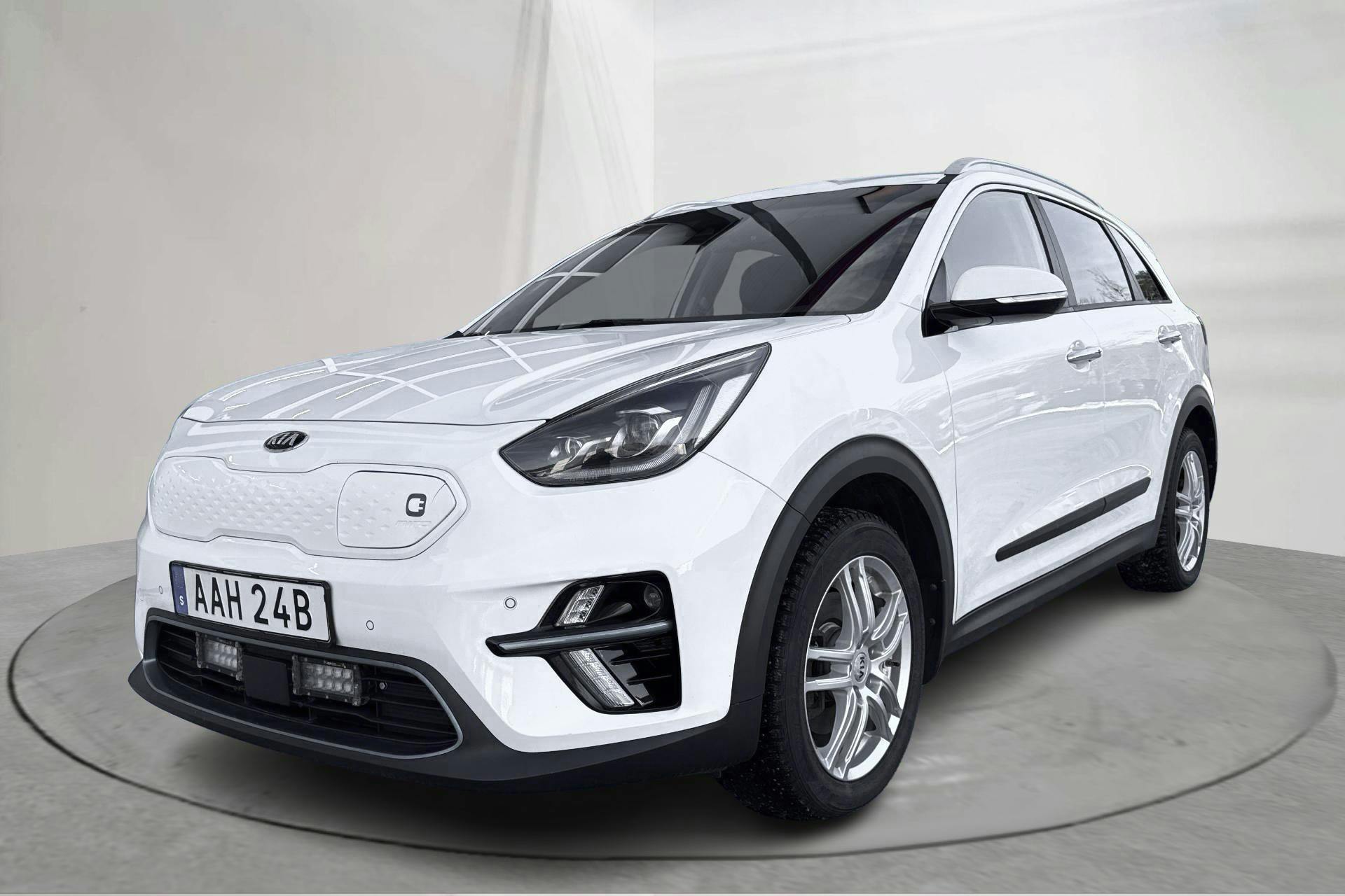 Presentationsfoto 1 av 20: KIA e-Niro 64kWh (204hk) - 8 368 mil - Automat - vit - 2019