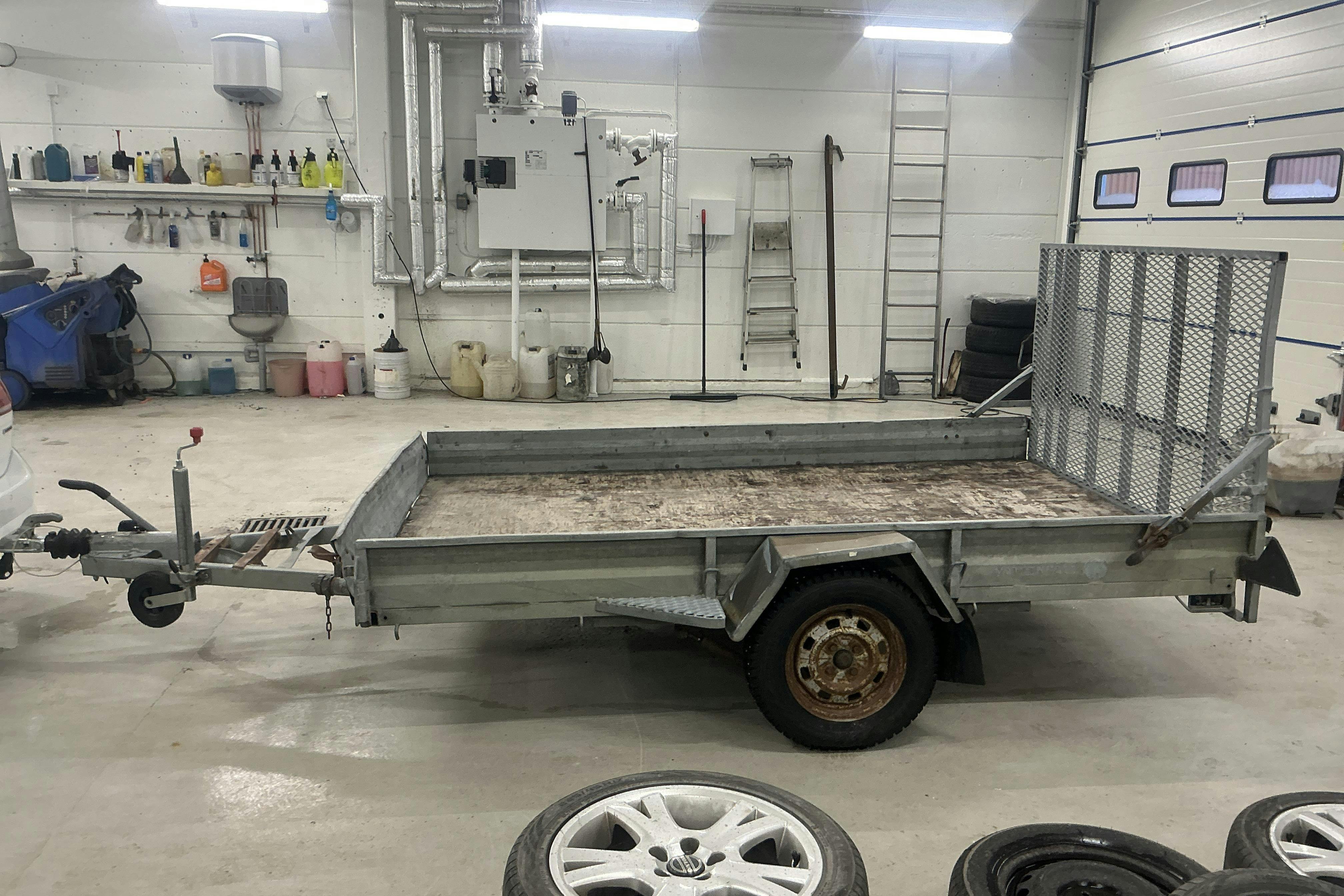 Presentationsfoto 2 av 9: HEBE 850 L Släpvagn (Rep.Objekt) - 0 km - Light Grey - 1982