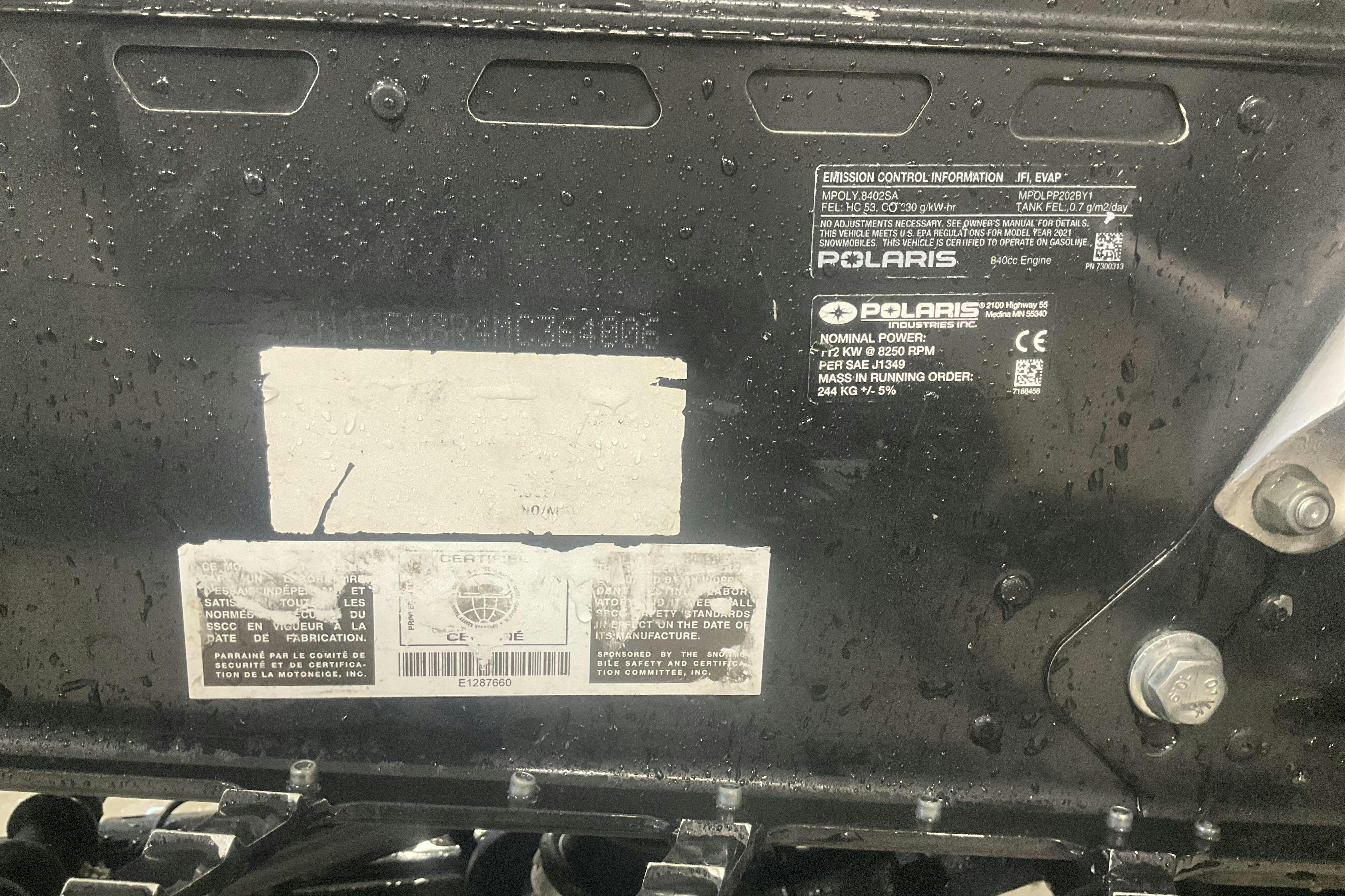 Presentationsfoto 12 av 12: POLARIS SKS 850 155" Snöskoter - 0 mil - Automat - svart - 2021