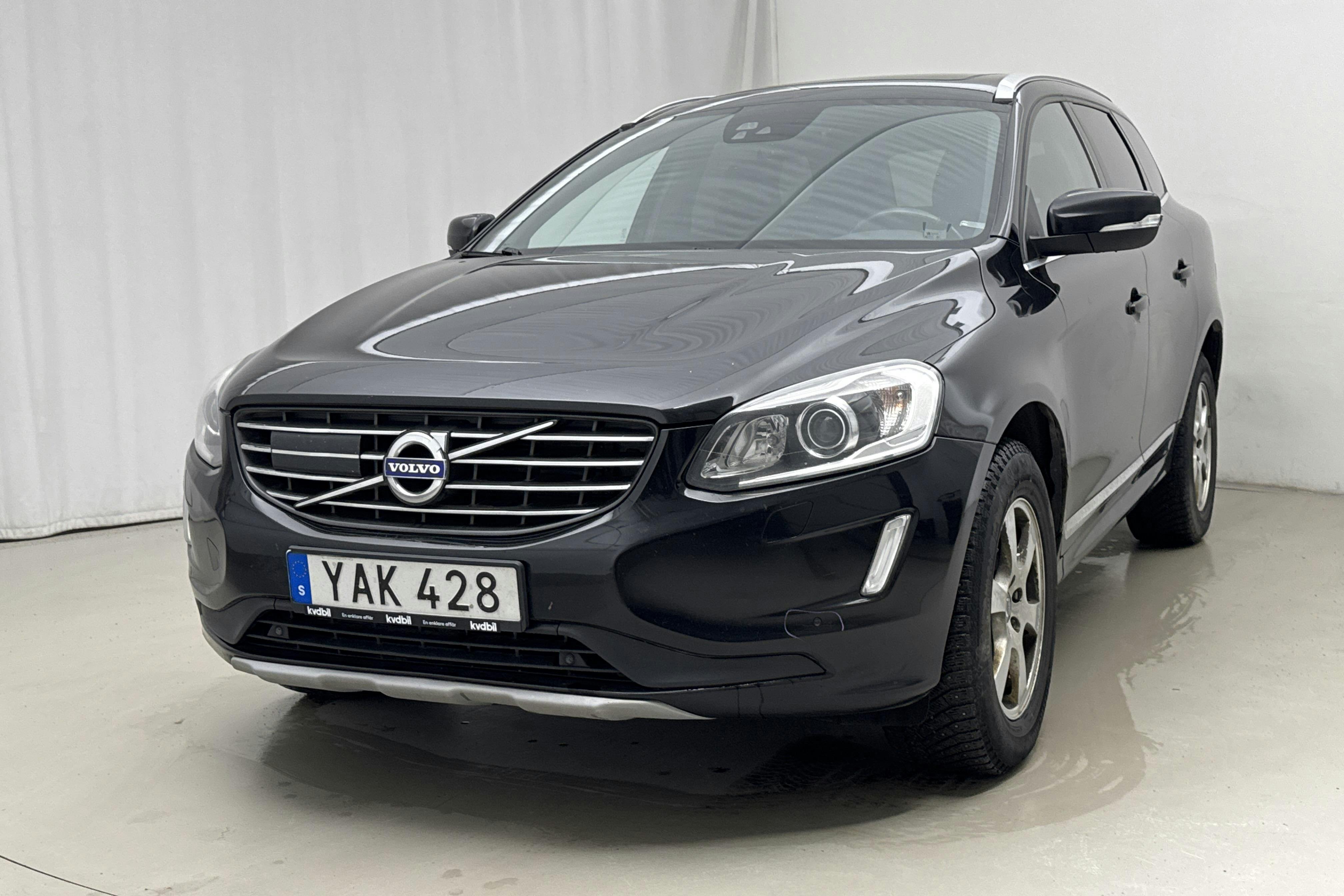 Præsentationsfoto 1 af 17: Volvo XC60 D4 AWD (190hk) - 254 660 kilometer - Salgsautomat - Sort - 2016