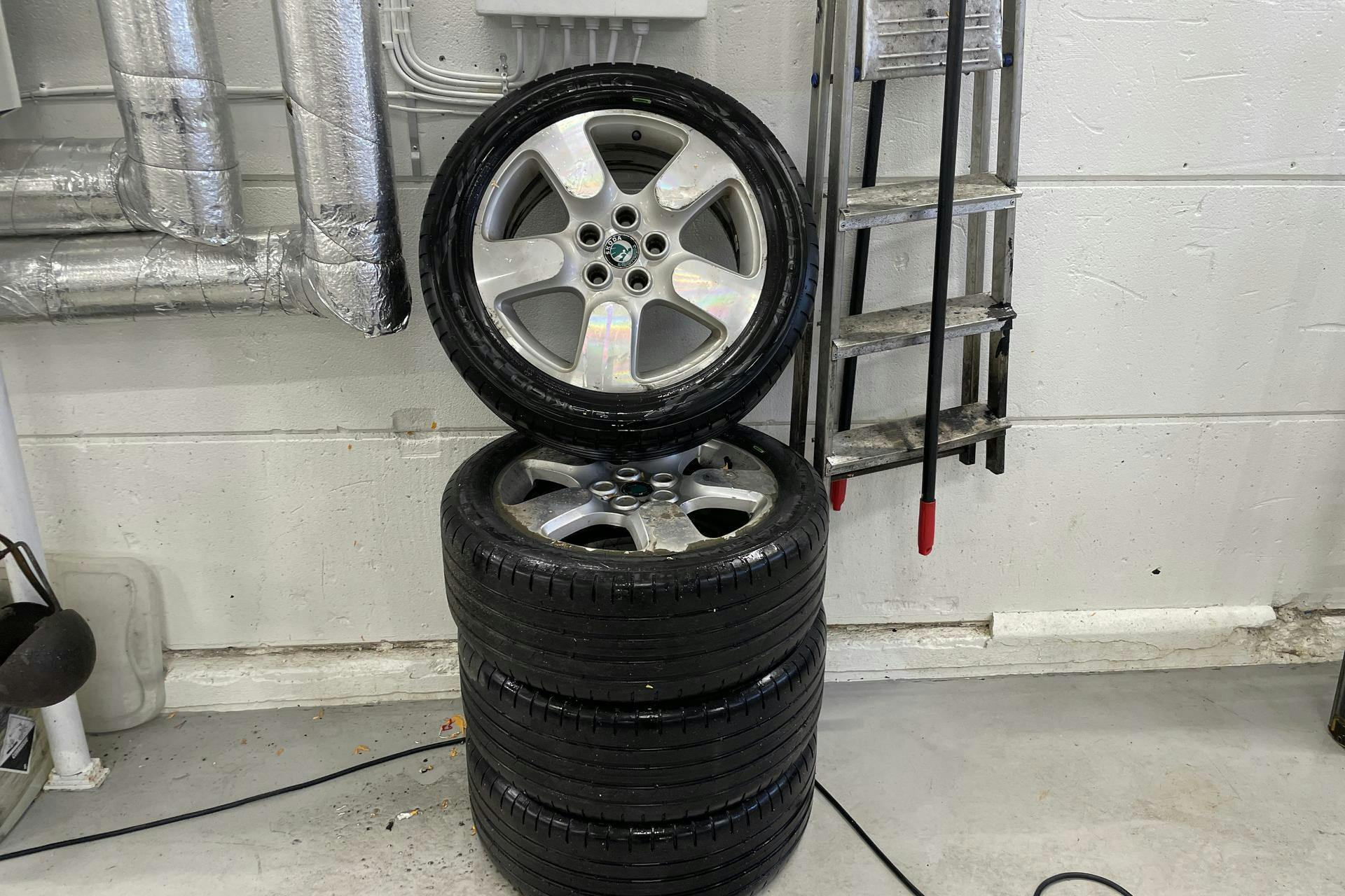 Presentation photo 14 of 14: Skoda Octavia Scout 2.0 TDI (140hk) - 182 200 km - Manual - white - 2008