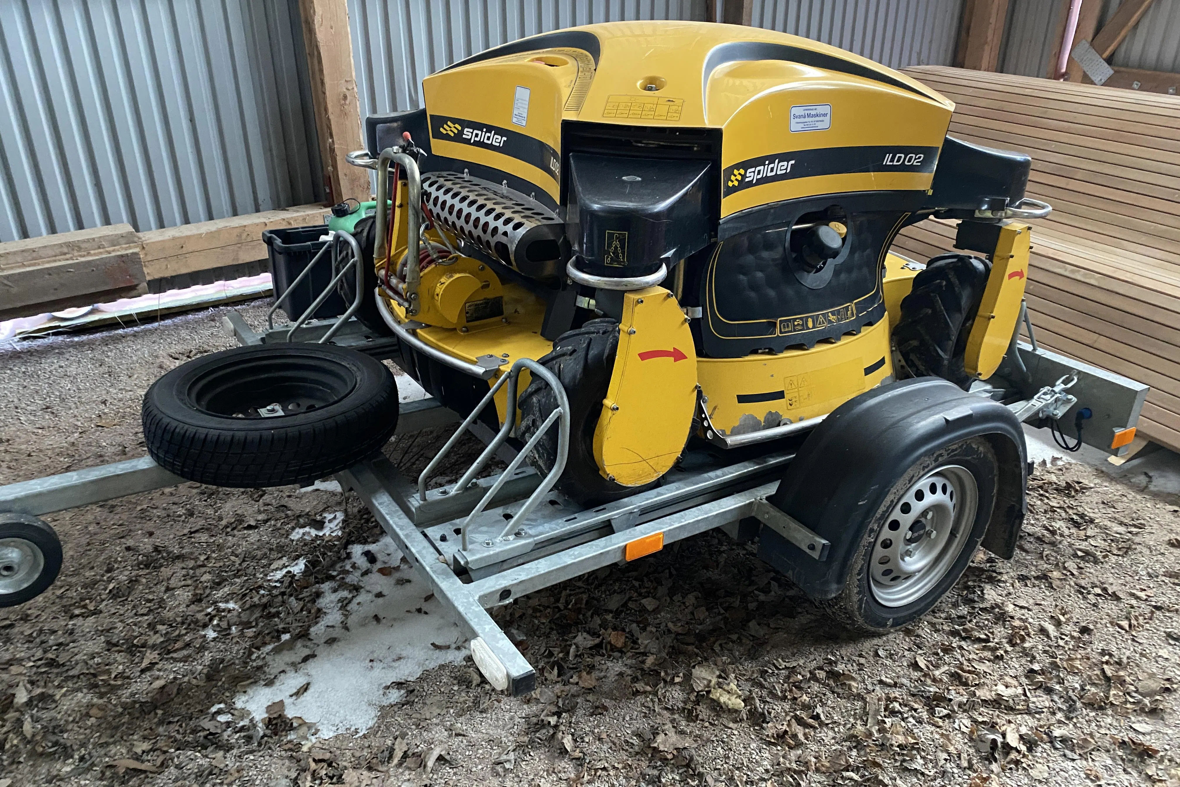 Presentationsfoto 1 av 10: Spider fjärrstyrd gräsklippare -  - silver - 2017