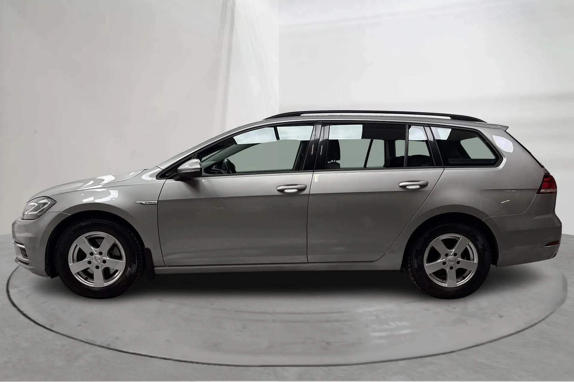 Presentation photo 2 of 14: VW Golf VII 1.5 TGI (130hk) - 66 350 km - Automatic - silver - 2020