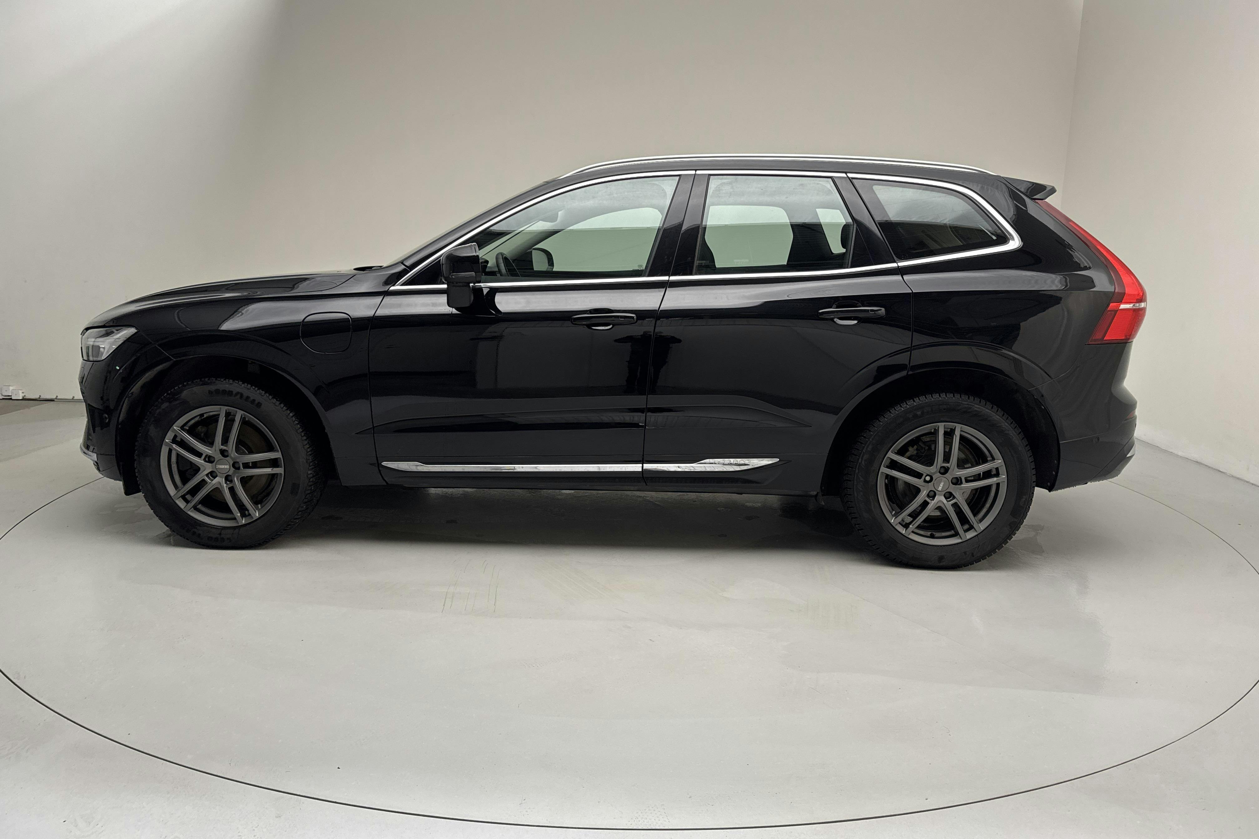 Presentationsfoto 2 av 19: Volvo XC60 T6 AWD Recharge (350hk) - 15 034 mil - Automat - svart - 2023