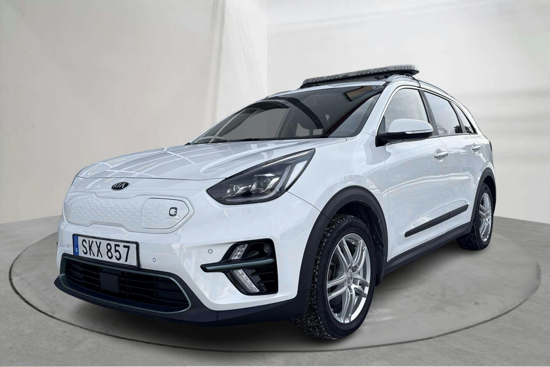 Presentationsfoto 1 av 25: KIA e-Niro 64kWh (204hk) - 5 479 mil - Automat - vit - 2019