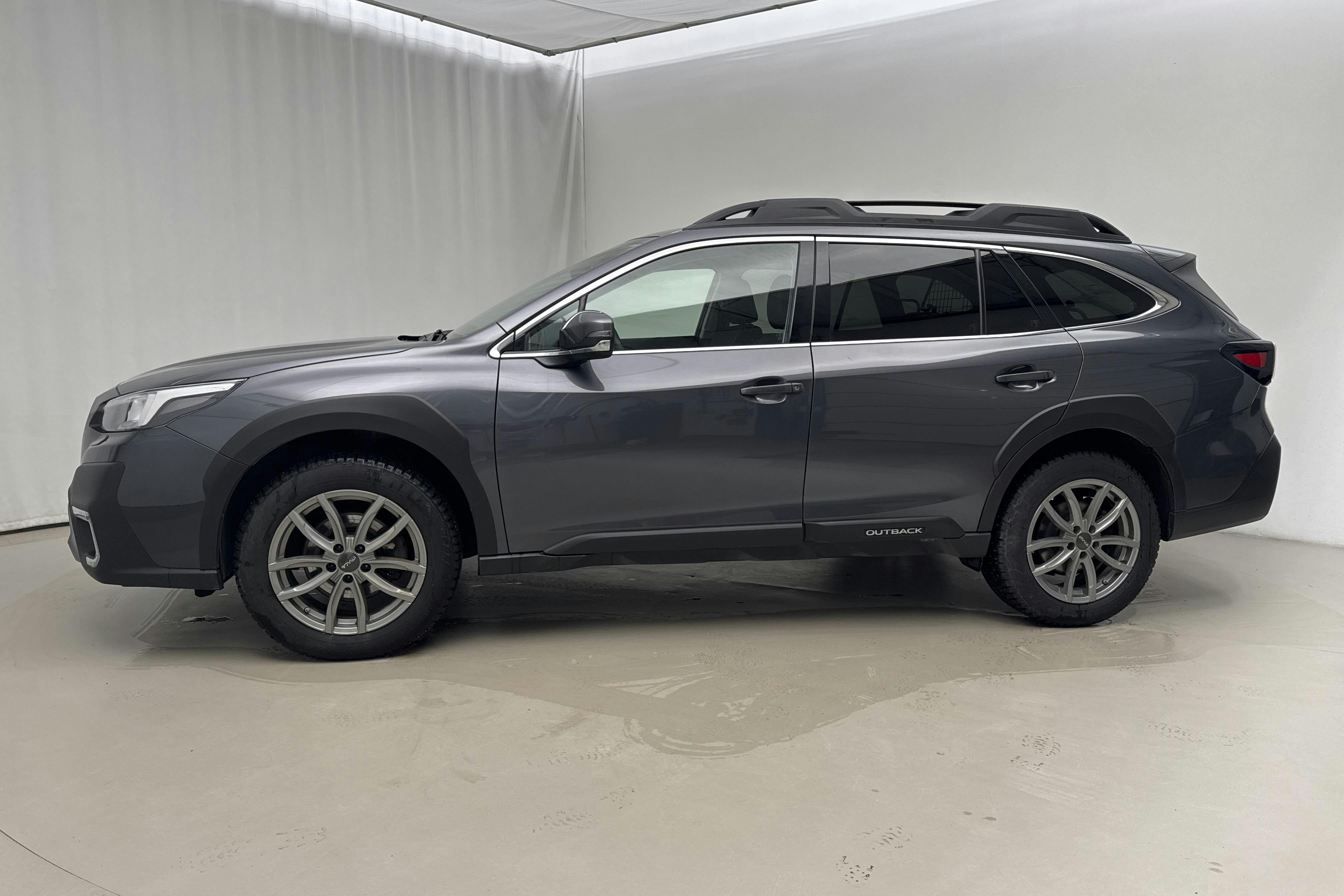 Presentation photo 2 of 20: Subaru Outback 2.5i XFuel 4WD (169hk) - 91 180 km - Automatic - gray - 2023