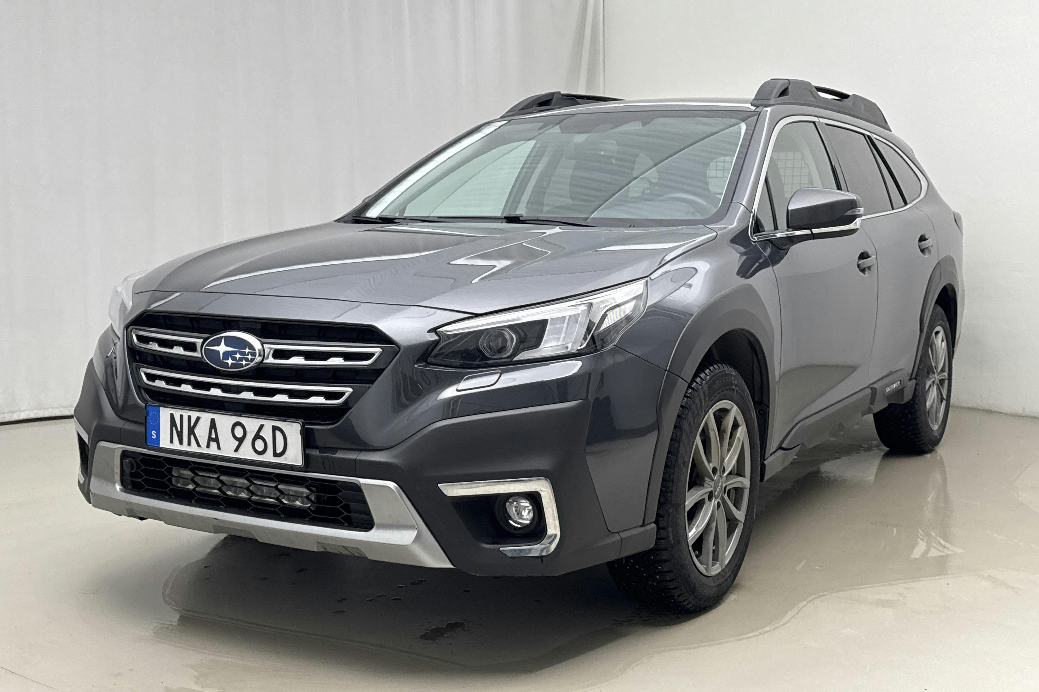Presentation photo 1 of 20: Subaru Outback 2.5i XFuel 4WD (169hk) - 91 180 km - Automatic - gray - 2023