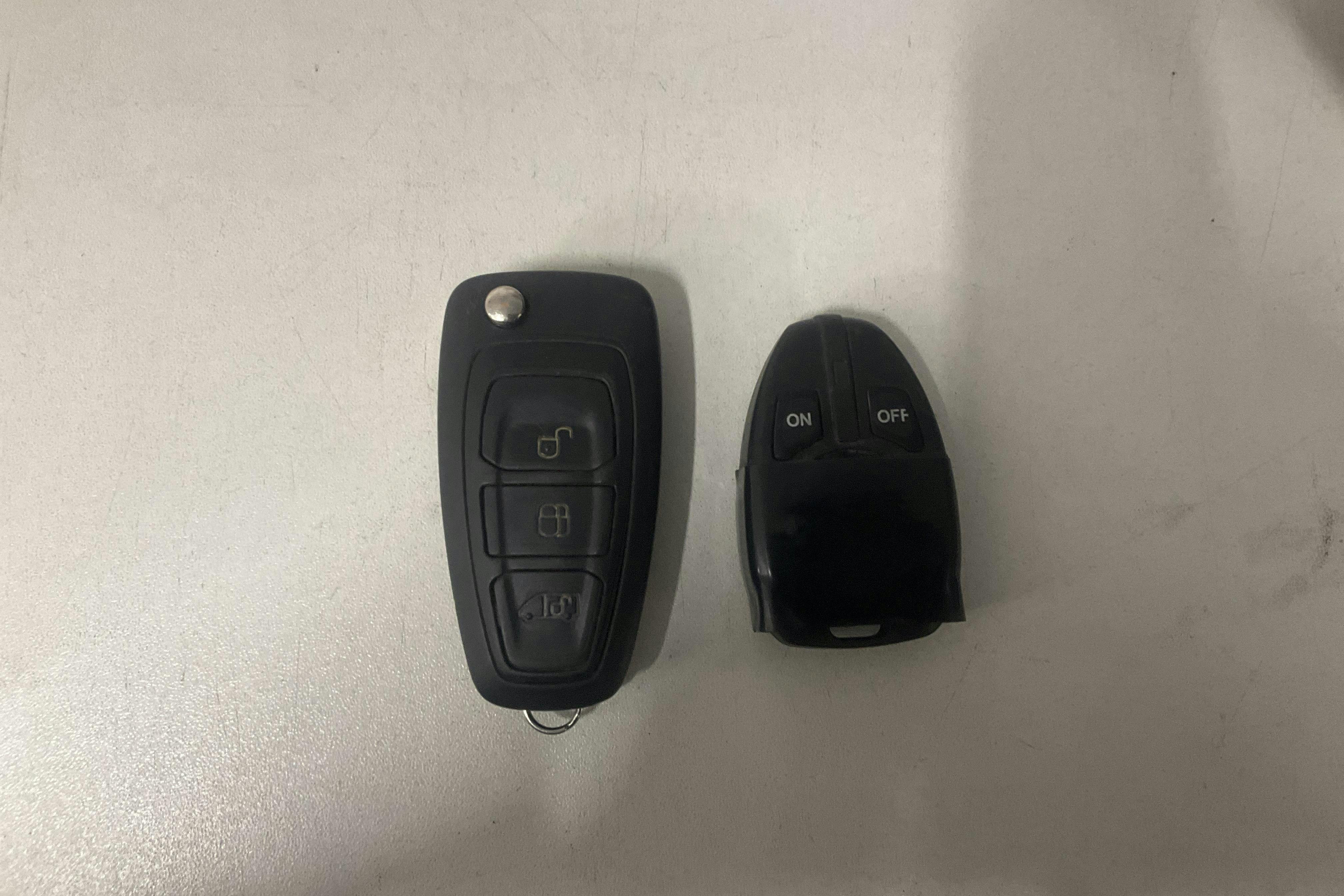 Esittelykuva 14 osoitteesta 14: Ford Transit Custom 290 (130hk) - 180 330 km - Manuaalinen - valkoinen - 2017