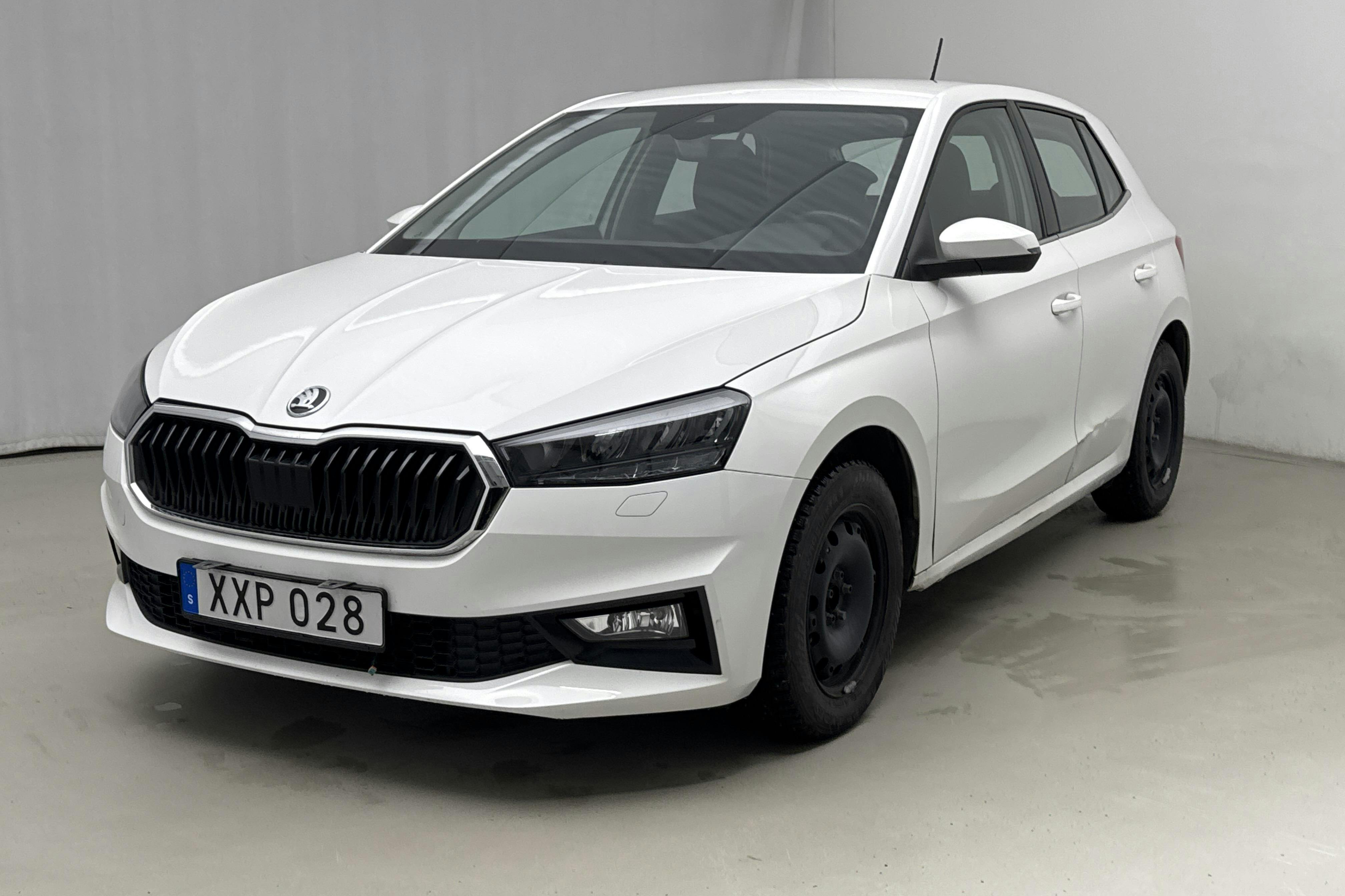 Presentation photo 1 of 13: Skoda Fabia 1.0 TSI (110hk) - 152 800 km - Automatic - white - 2022