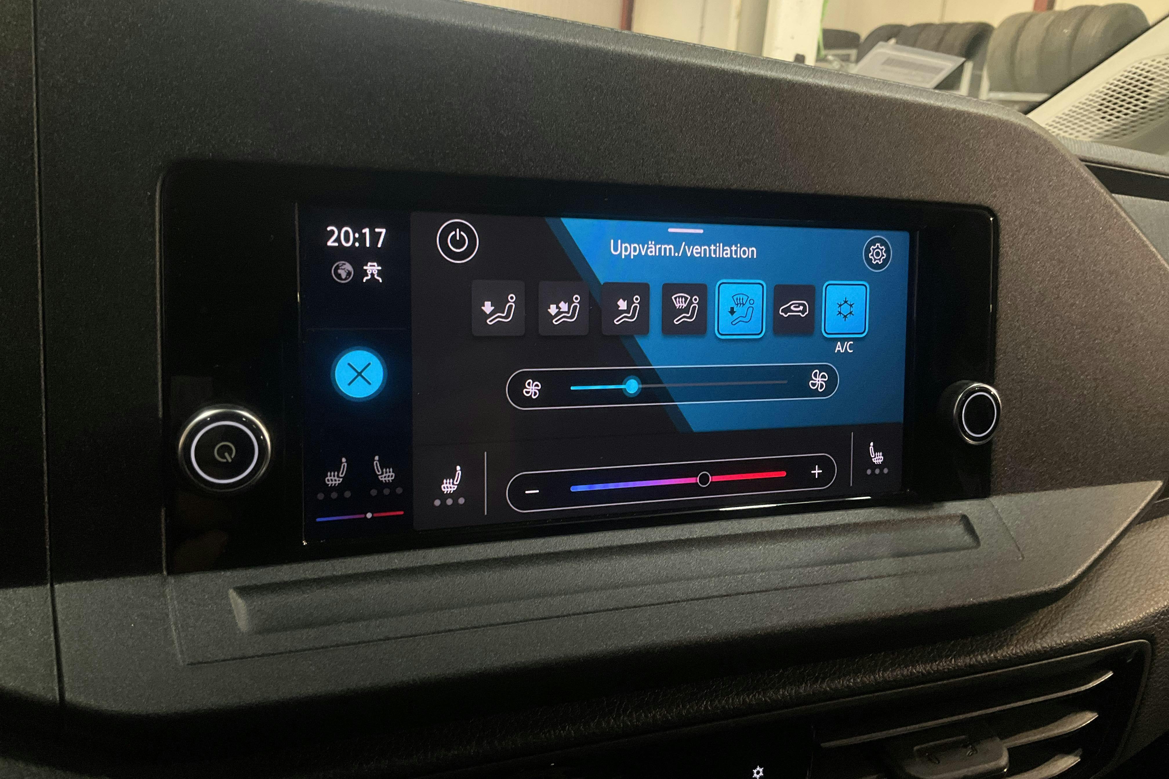 Presentationsfoto 15 av 15: VW Caddy Cargo 2.0 TDI Skåp (122hk) - 3 524 mil - Automat - vit - 2021