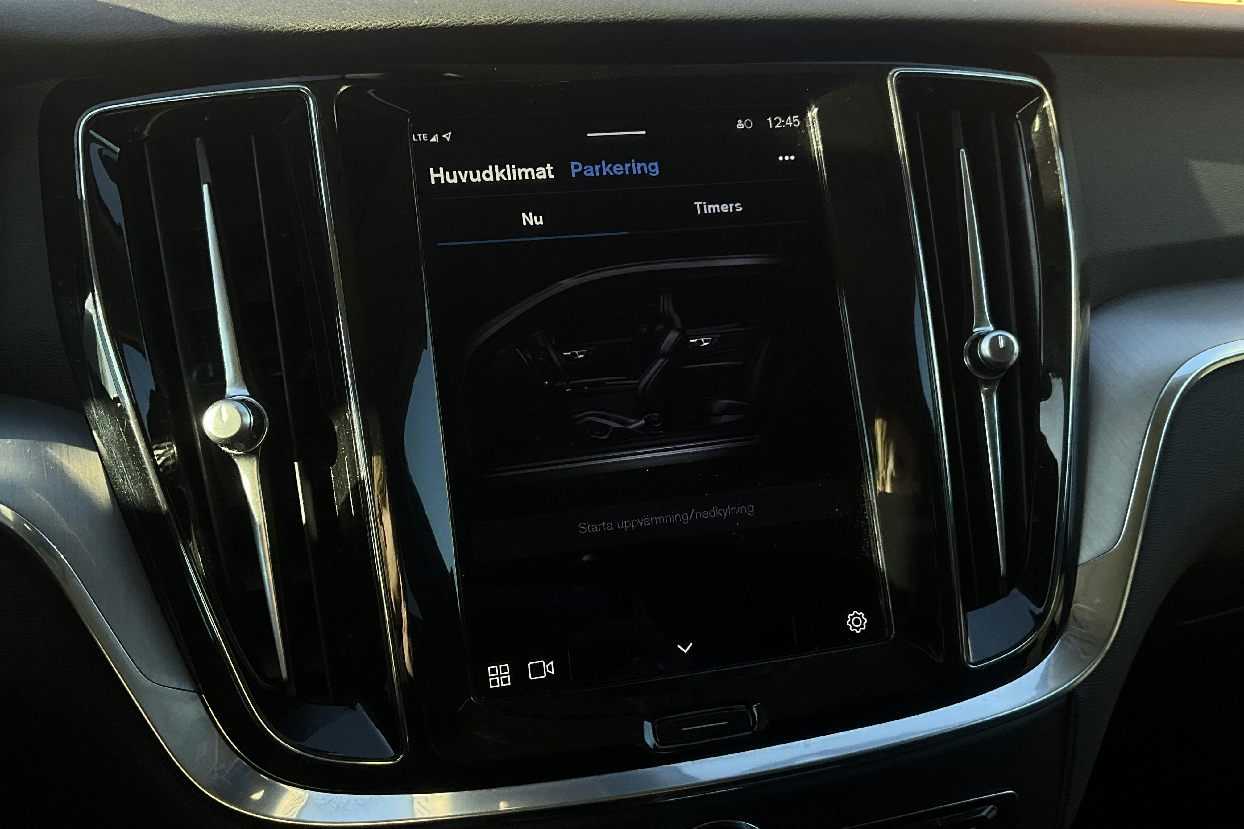 Presentationsfoto 22 av 22: Volvo V60 T6 AWD Recharge (350hk) - 7 340 mil - Automat - vit - 2023