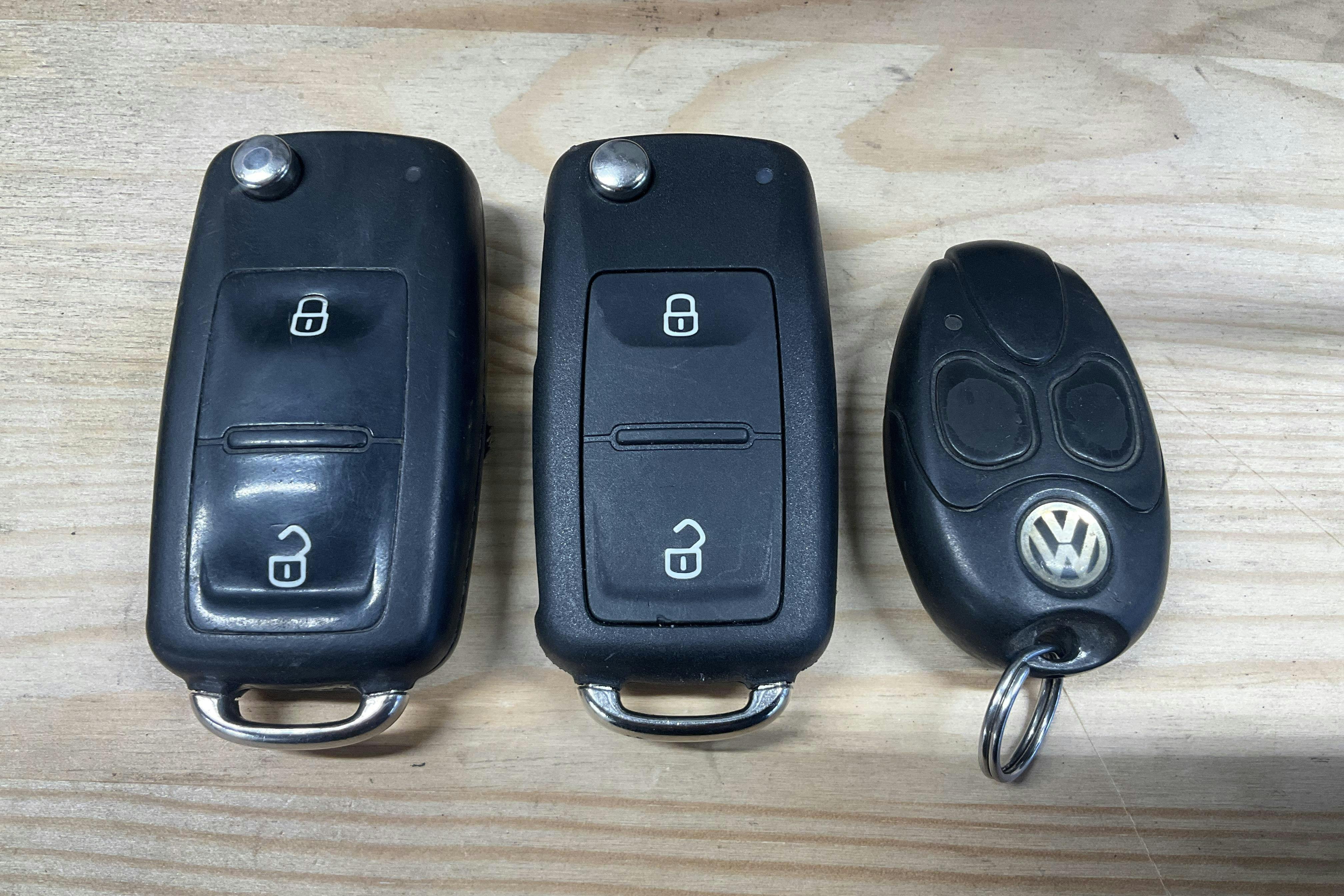 Esitlusfoto 13 aadressil 13: VW Transporter T5 2.0 TDI Pickup (102hk) - 219 960 km - Käsitsi - hõbe - 2014