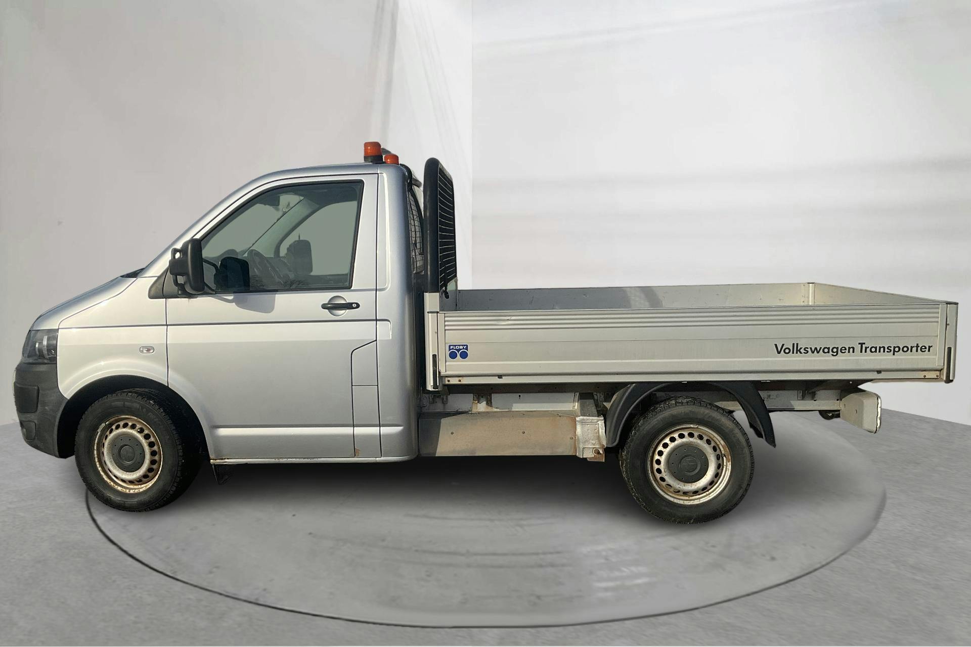 Esitlusfoto 2 aadressil 13: VW Transporter T5 2.0 TDI Pickup (102hk) - 219 960 km - Käsitsi - hõbe - 2014