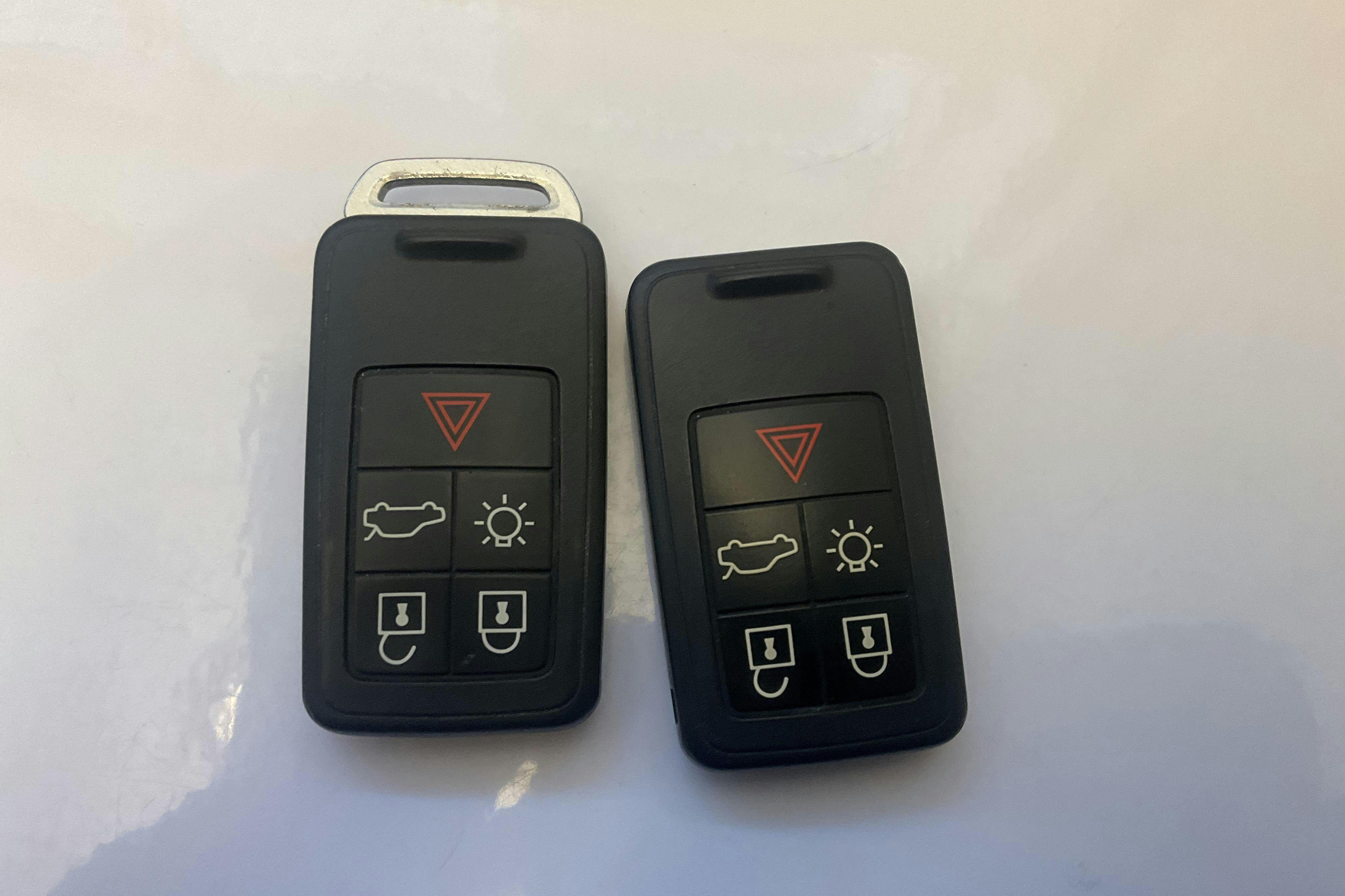 Presentation photo 16 of 16: Volvo V60 D5 AWD Twin Engine (163hk) - 179 590 km - Automatic - white - 2018