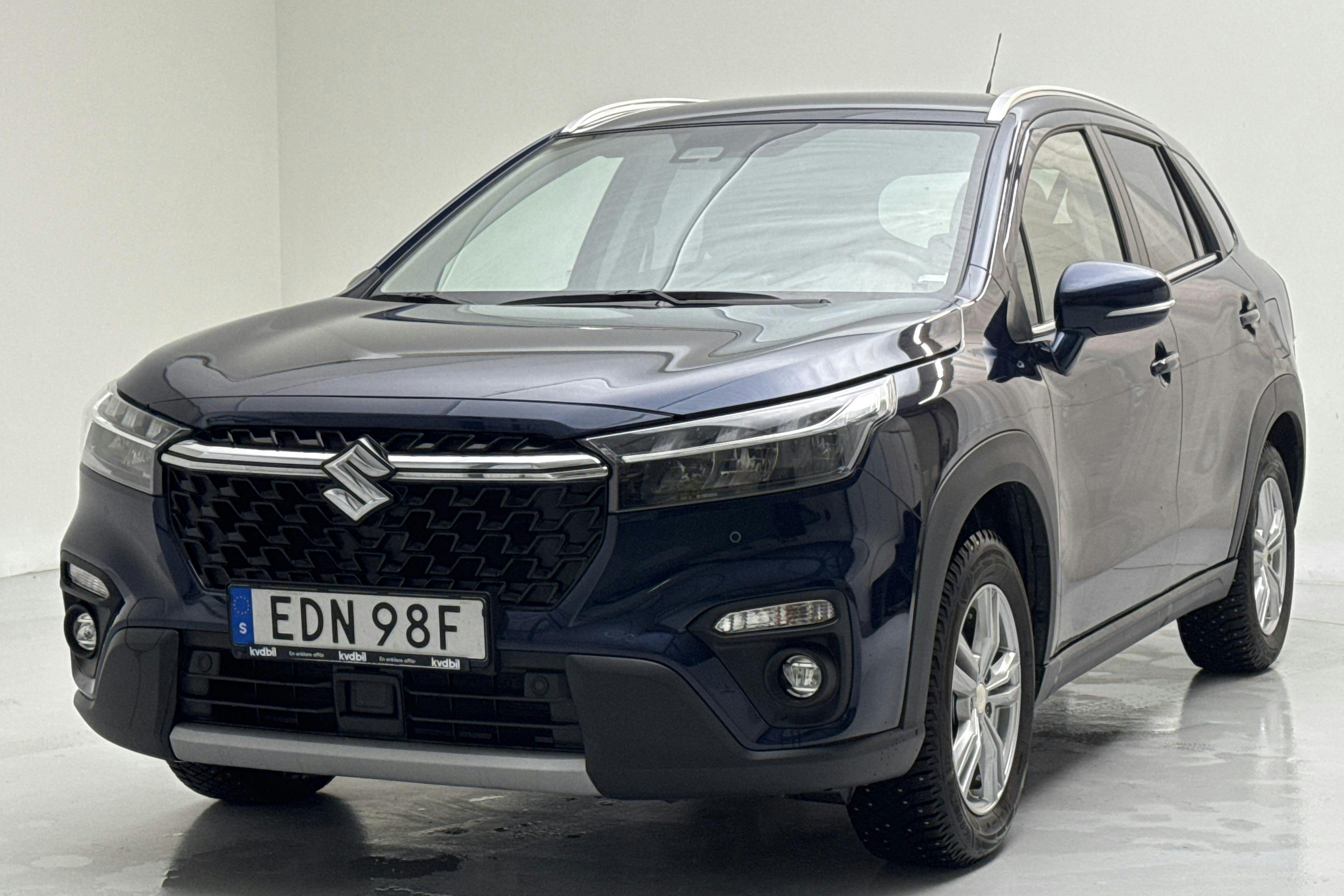 Presentationsfoto 1 av 13: Suzuki S-Cross 1.5 HEV 4x4 (115hk) - 1 275 mil - Automat - blå - 2025