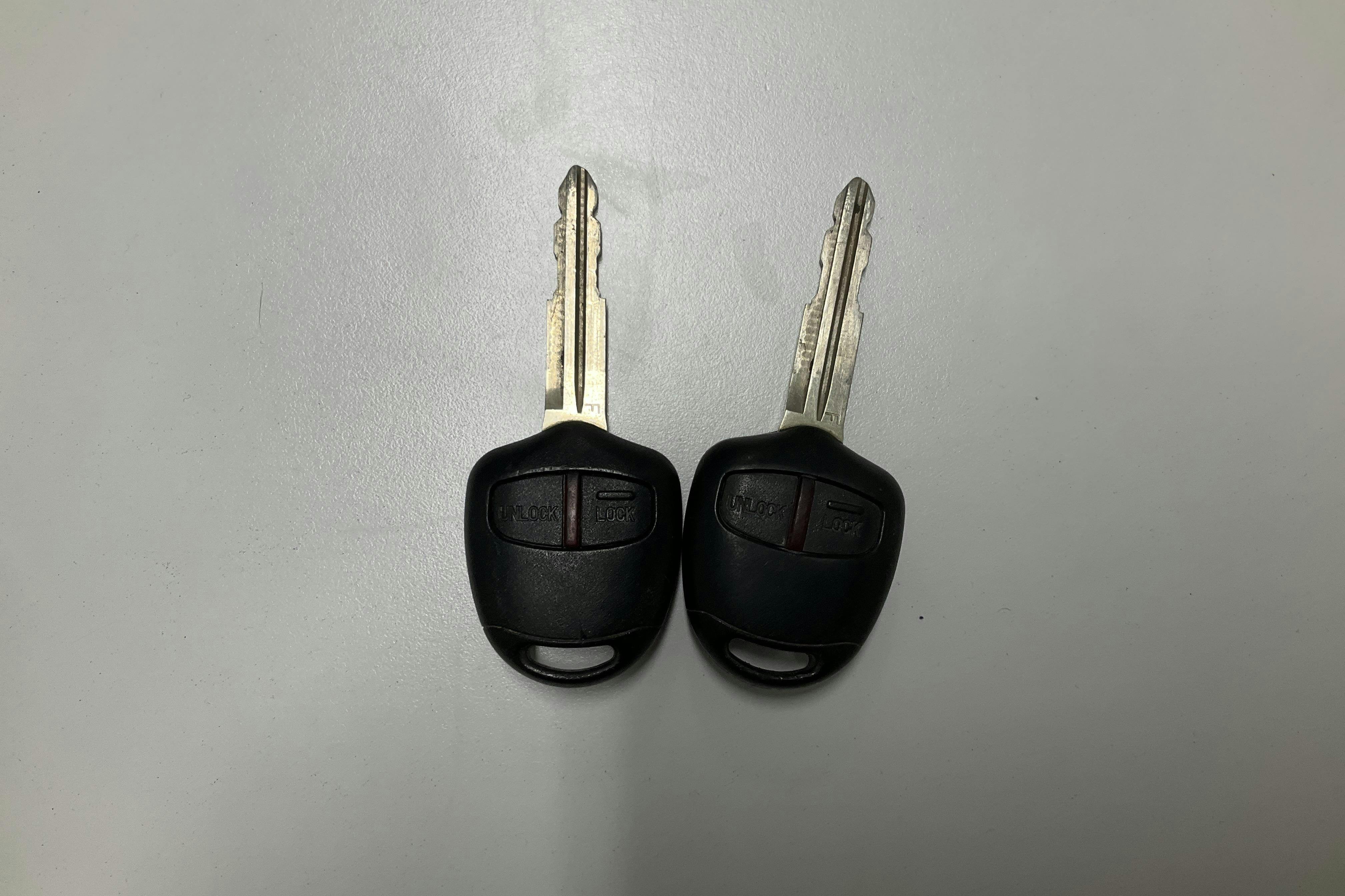 Presentation photo 13 of 13: Mitsubishi L200 2.5 DI-D (178hk) - 80 530 km - Manual - white - 2012