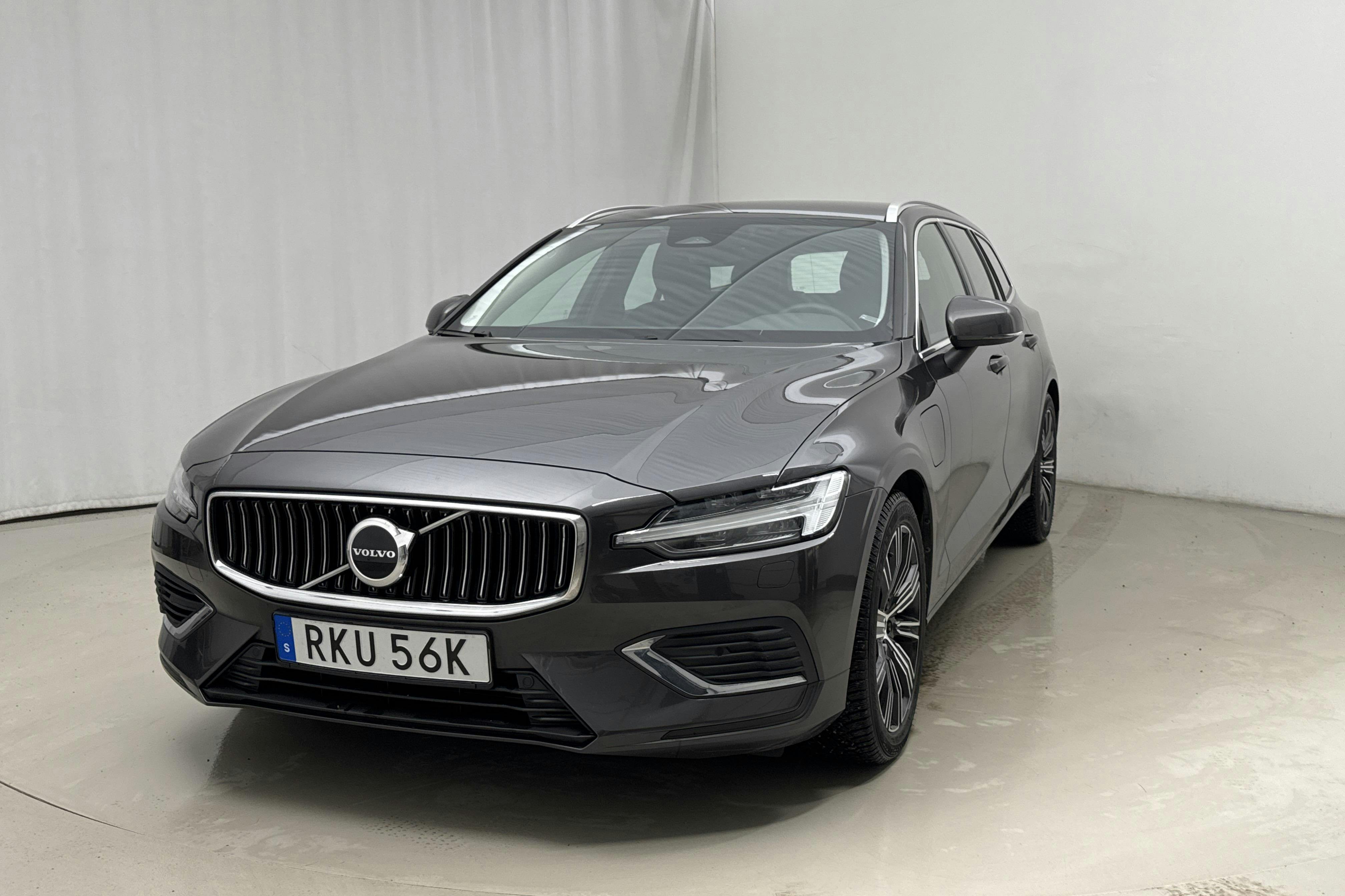 Presentation photo 1 of 19: Volvo V60 T6 AWD Recharge (350hk) - 61 900 km - Automatic - gray - 2023