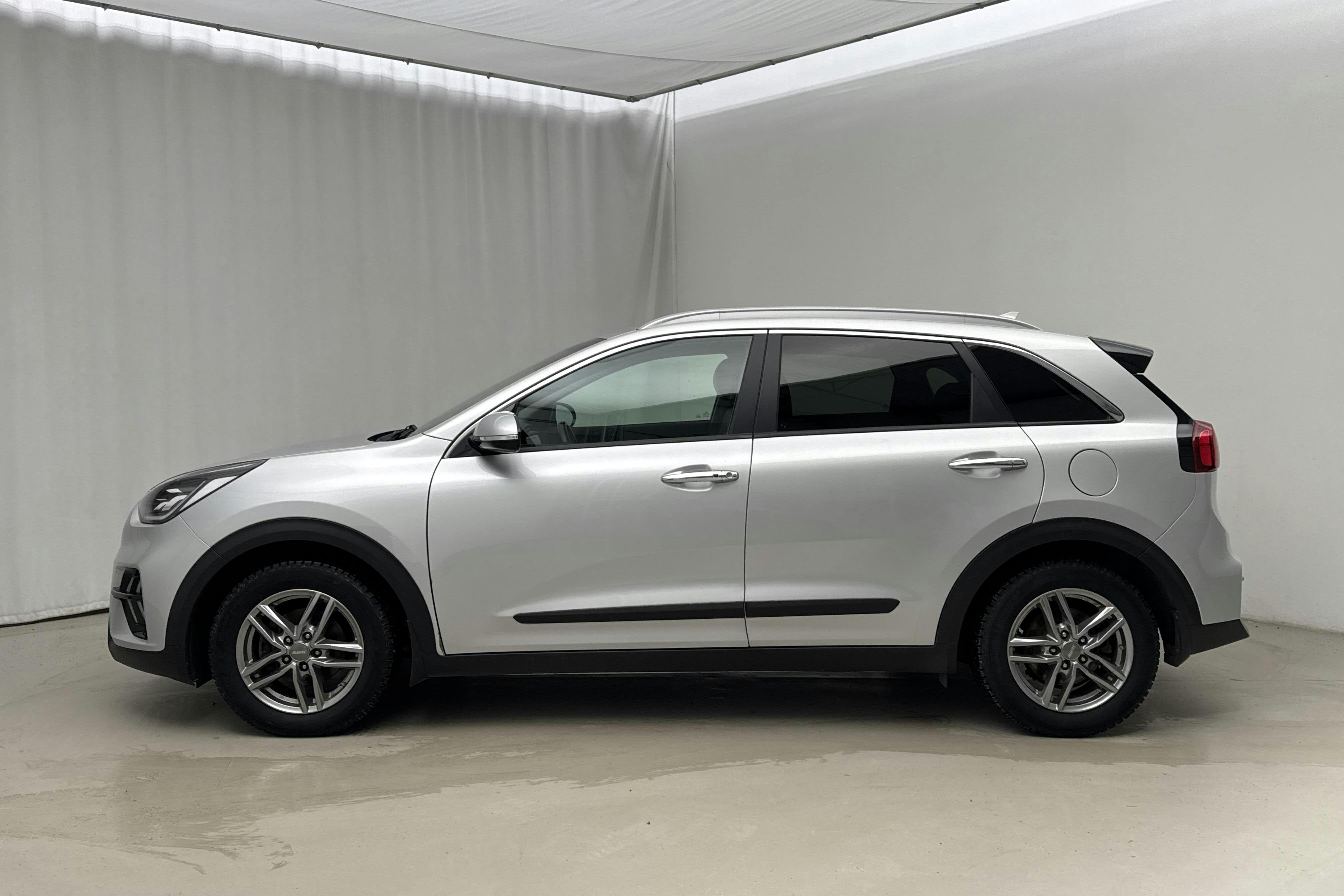 Presentationsfoto 2 av 16: KIA Niro Hybrid 1.6 (141hk) - 7 081 mil - Automat - grå - 2020