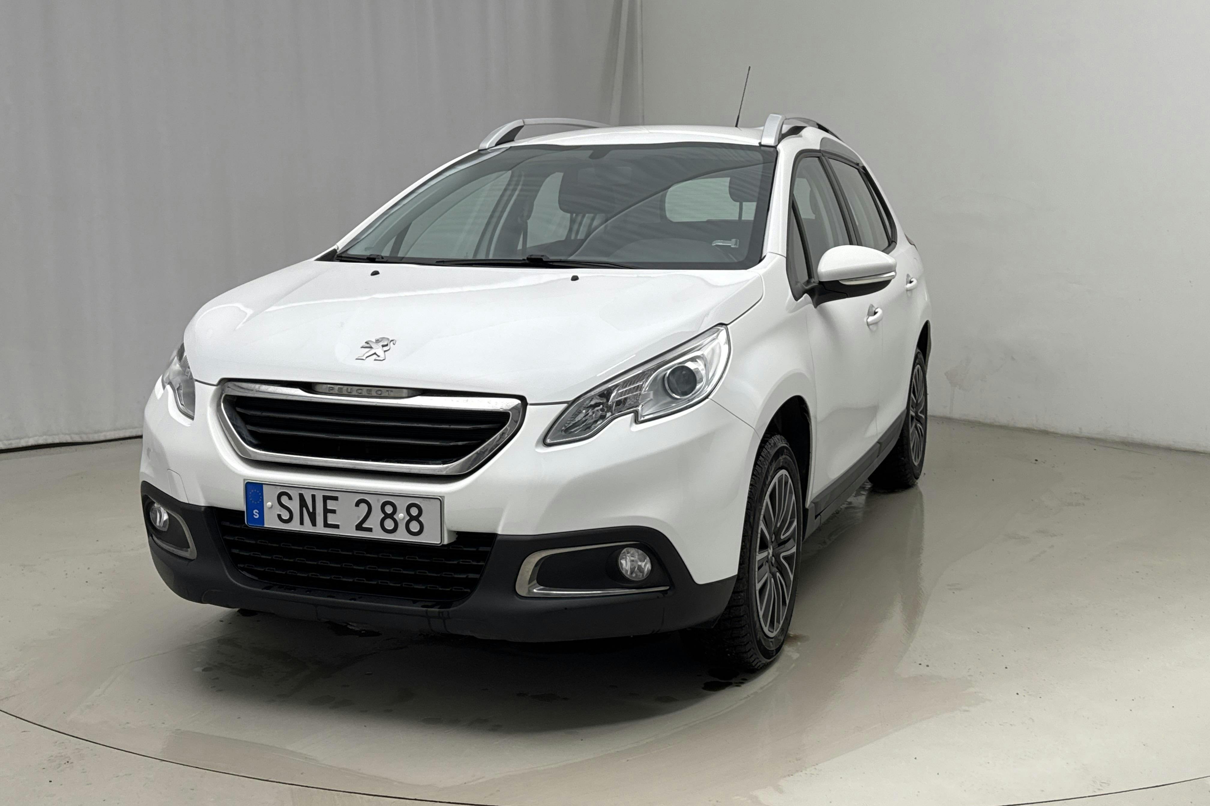 Presentationsfoto 1 av 12: Peugeot 2008 1.2 VTi (82hk) - 11 719 mil - Manuell - vit - 2016