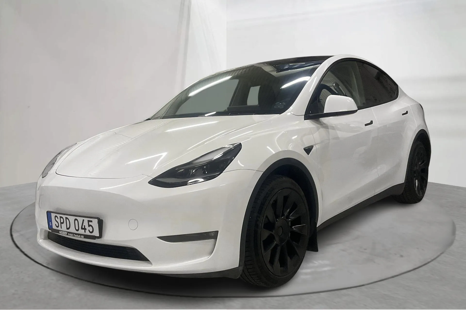 Presentationsfoto 1 av 23: Tesla Model Y Long Range Dual Motor AWD - 8 169 mil - Automat - vit - 2024